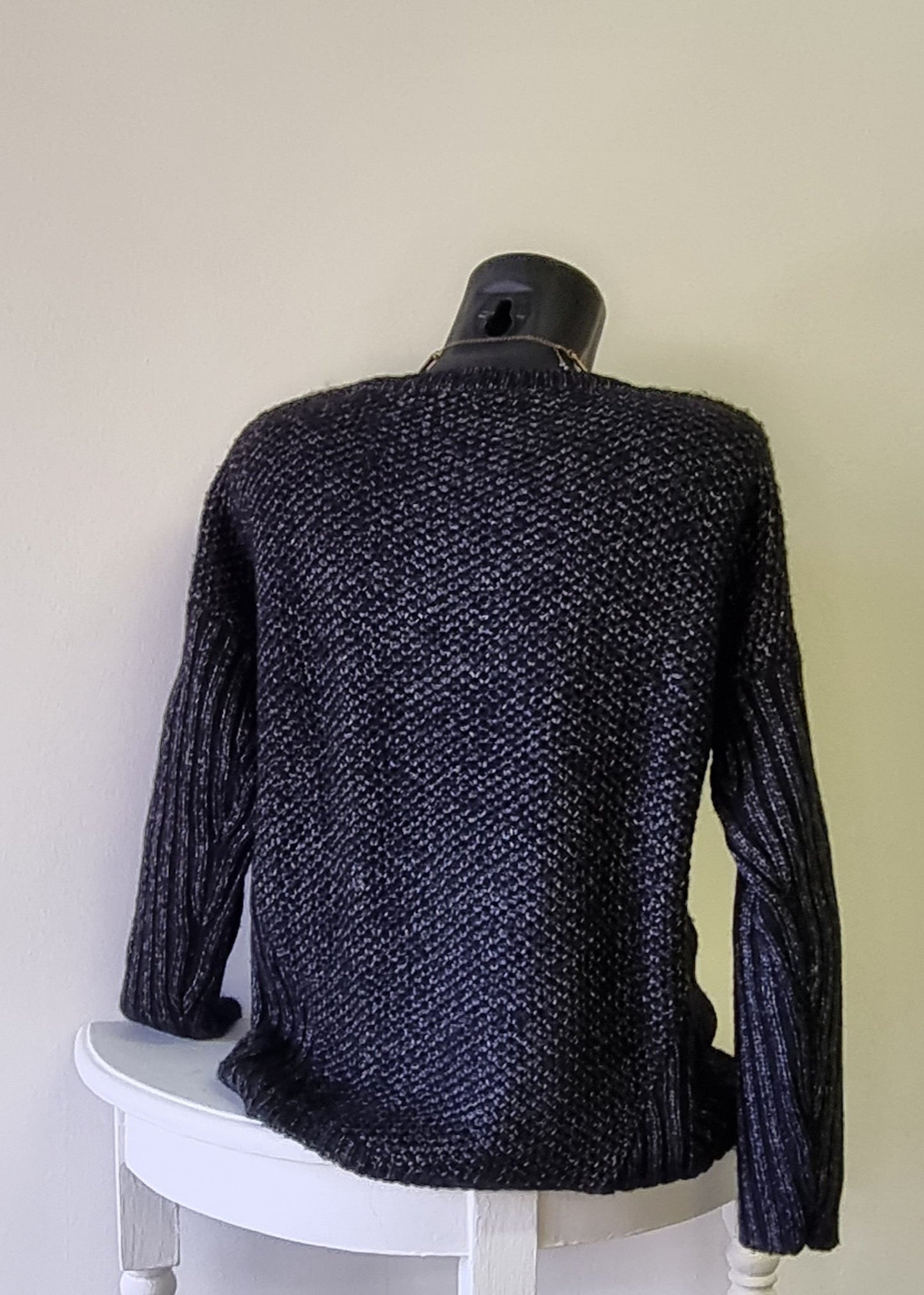 Studio-w - Black & silver round neckline wide fit jersey with hi-lo hem