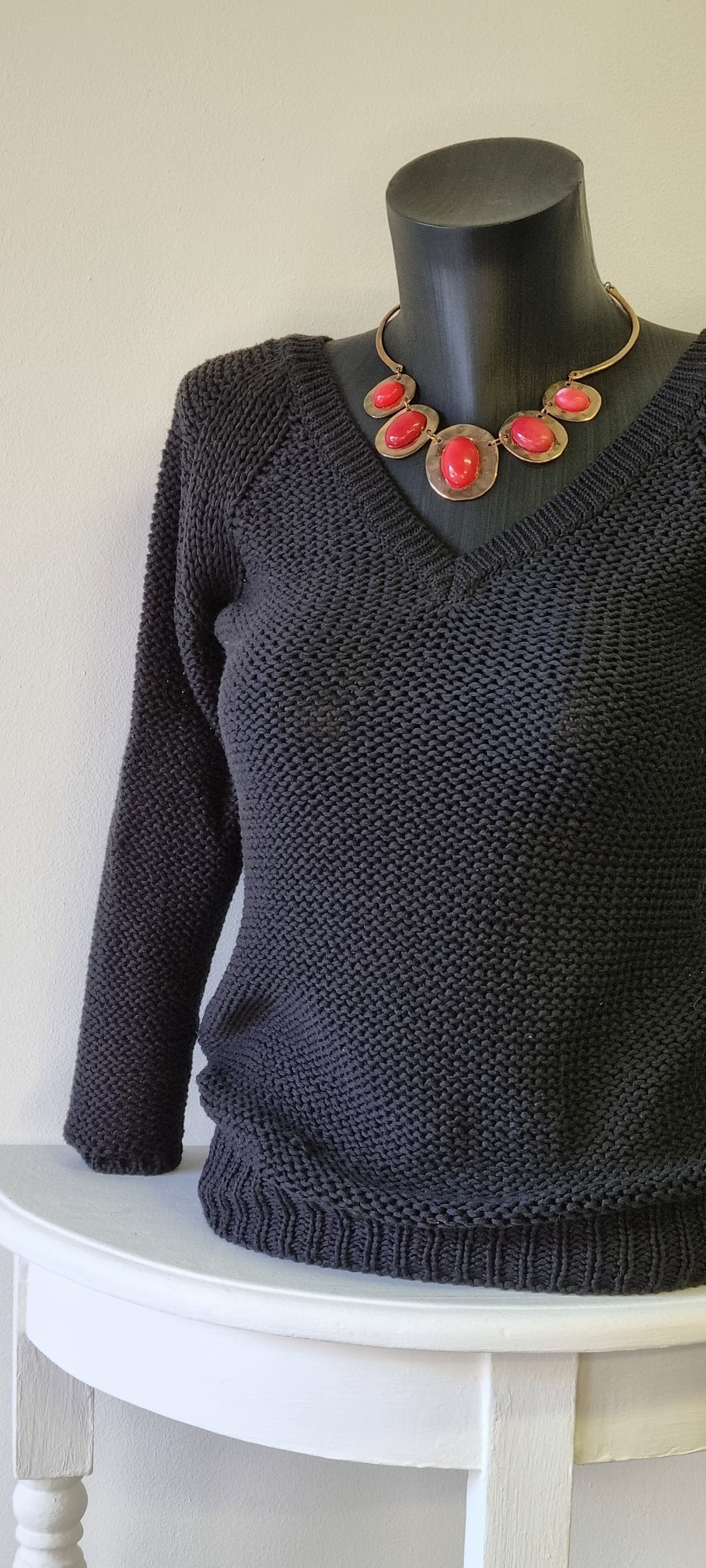 Lara Knit - Hand knitted v-neckline black jersey