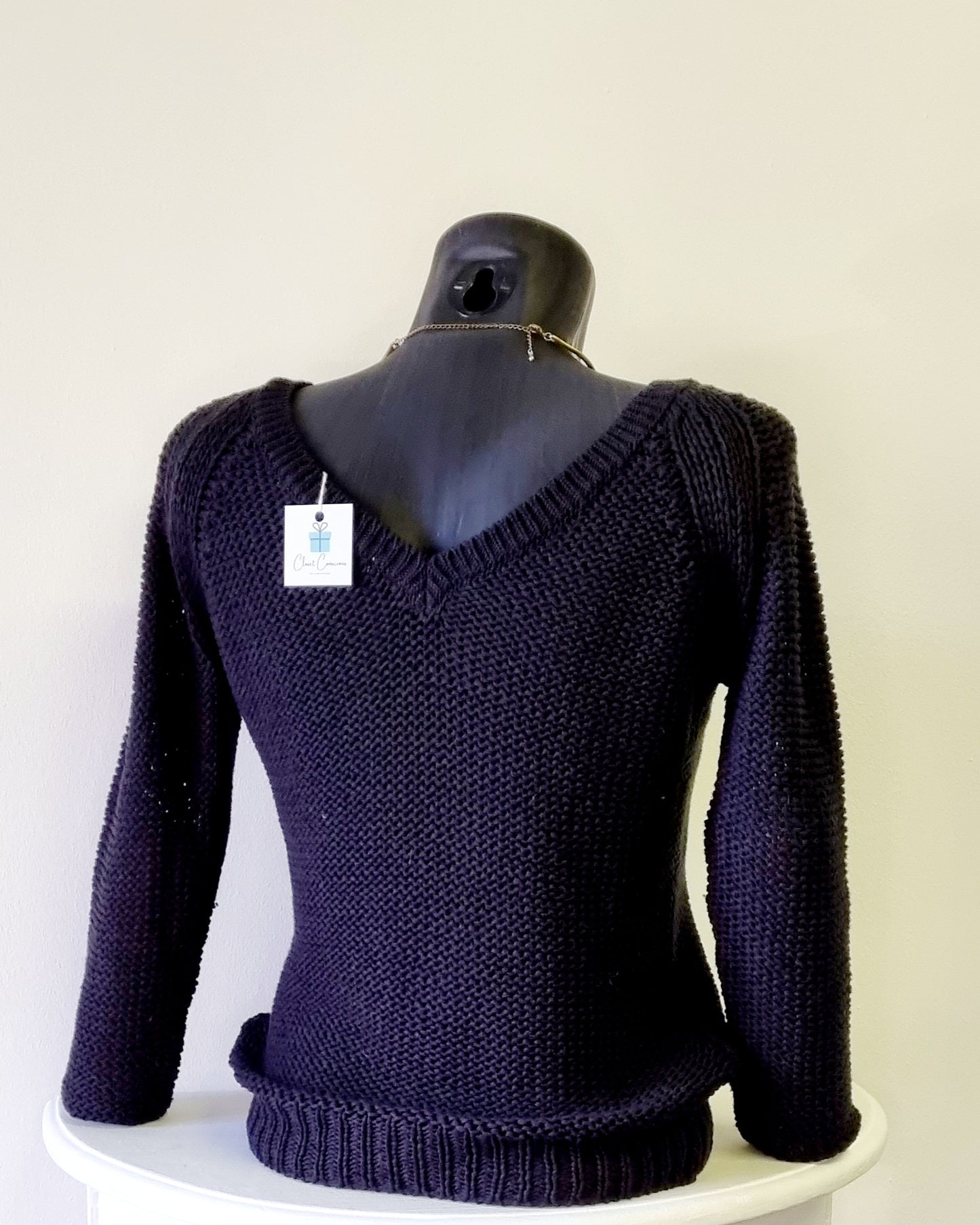 Lara Knit - Hand knitted v-neckline black jersey