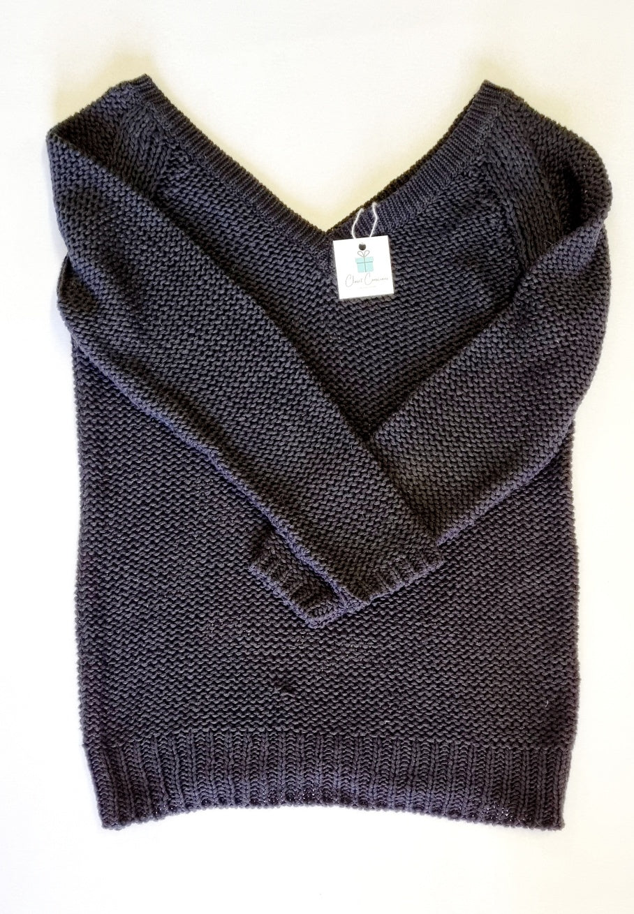 Lara Knit - Hand knitted v-neckline black jersey