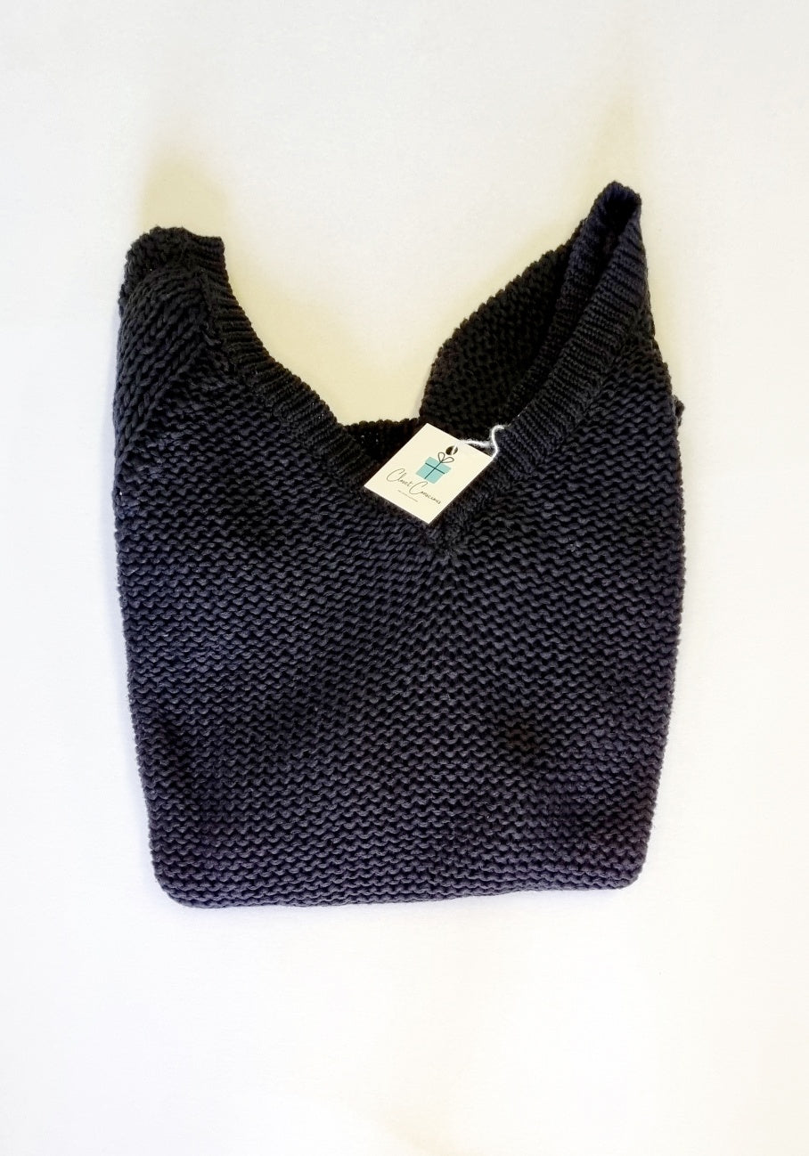 Lara Knit - Hand knitted v-neckline black jersey