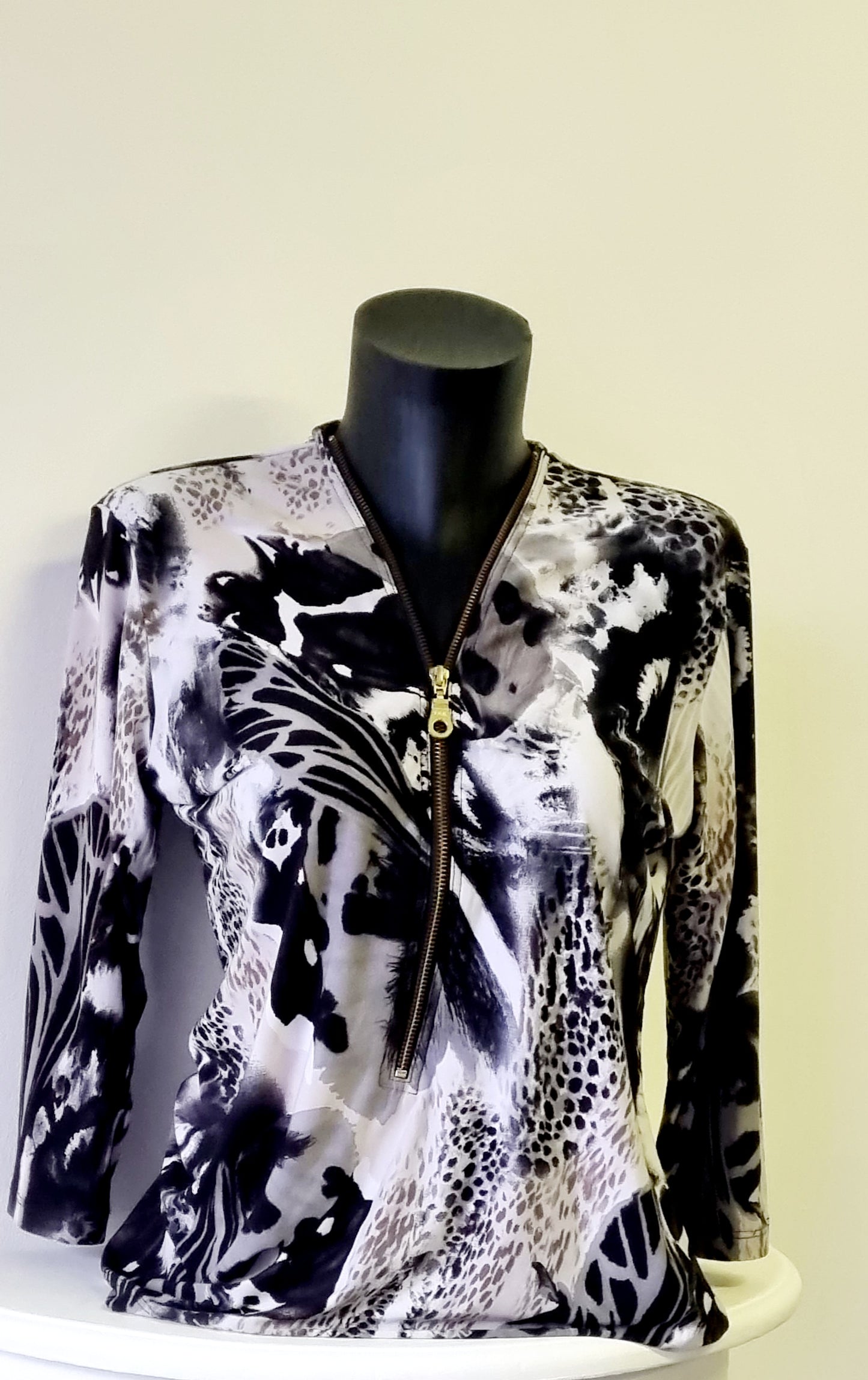 Chewy - Zip embellished animal print blouse