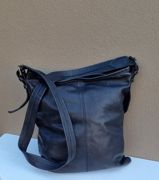 Country Road - Black leather shoulder bag