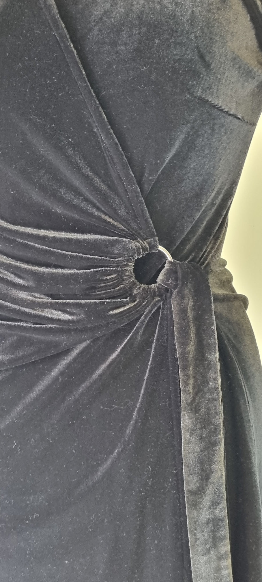 Iconic - Black velvet midi dress