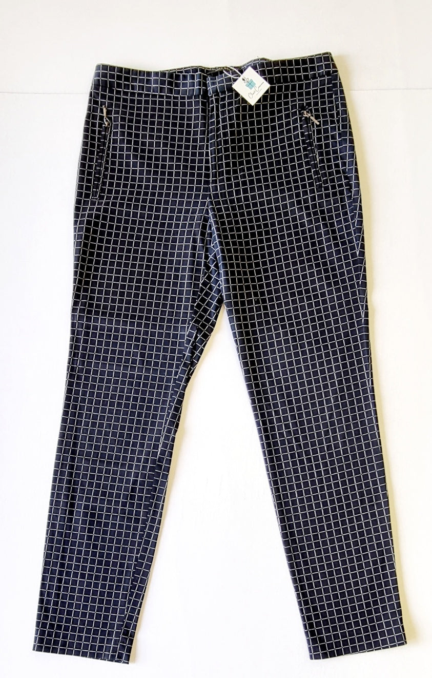 Zara Basics - Blue & white square patterned straight legged trousers