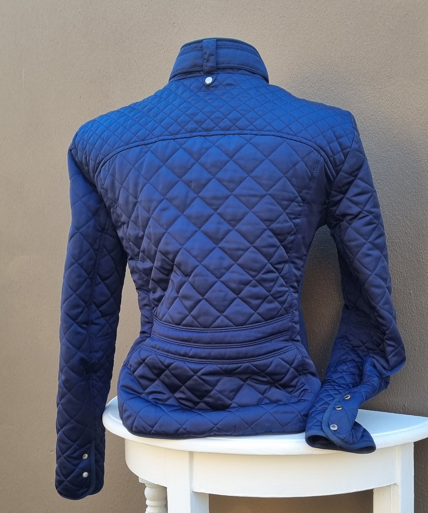 Zara Woman - Blue quilted mid waist jacket with front zip and size zip pockets