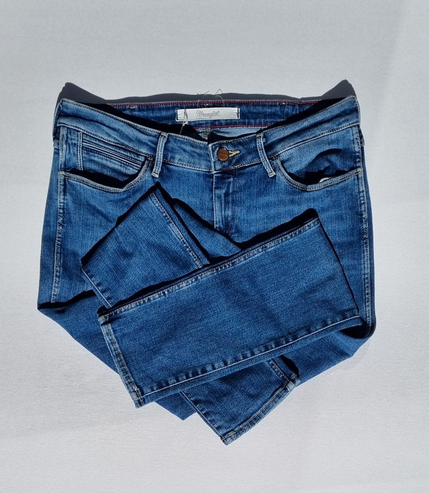 Wrangler - Straight leg blue jeans