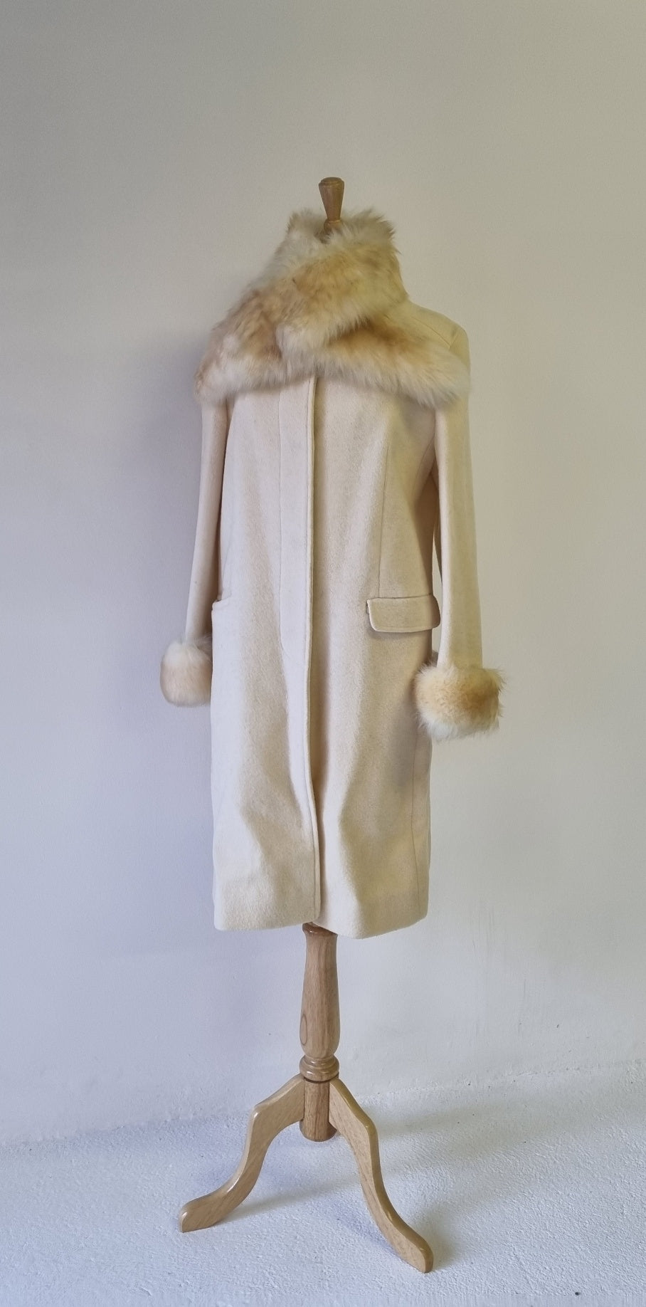 No Brand - Pure wool cream winter coat with faux fur