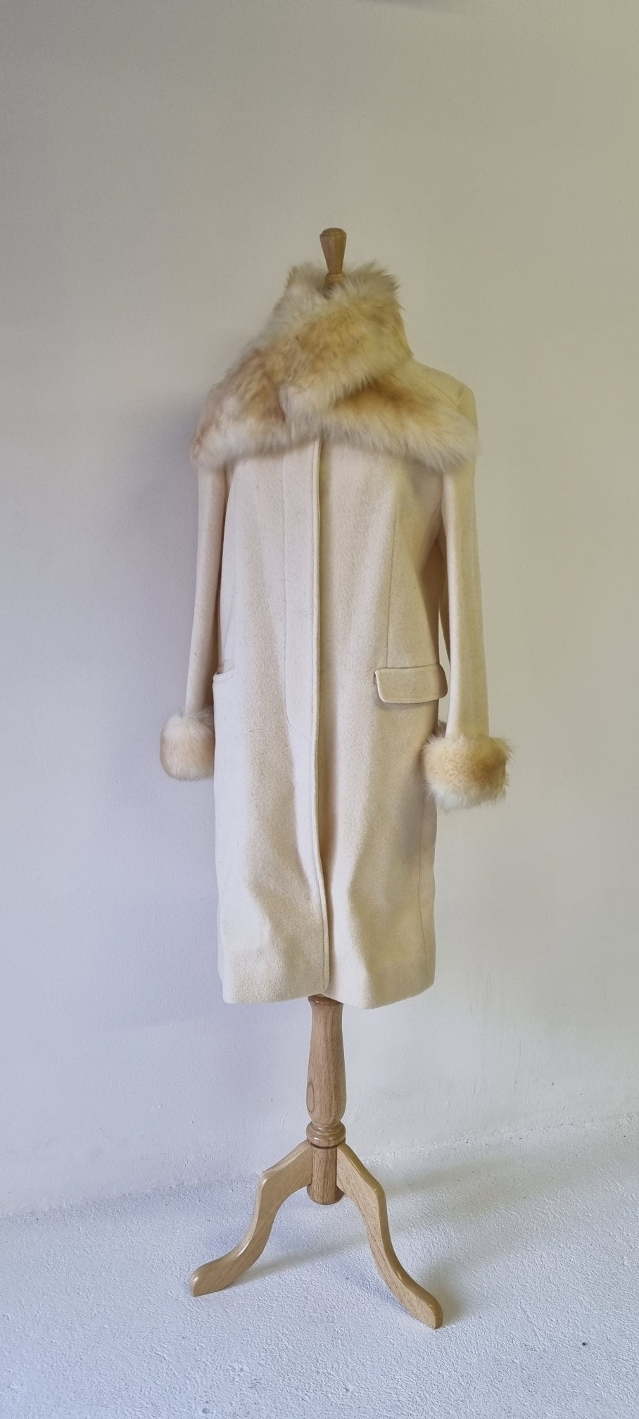 No Brand - Pure wool cream winter coat with faux fur