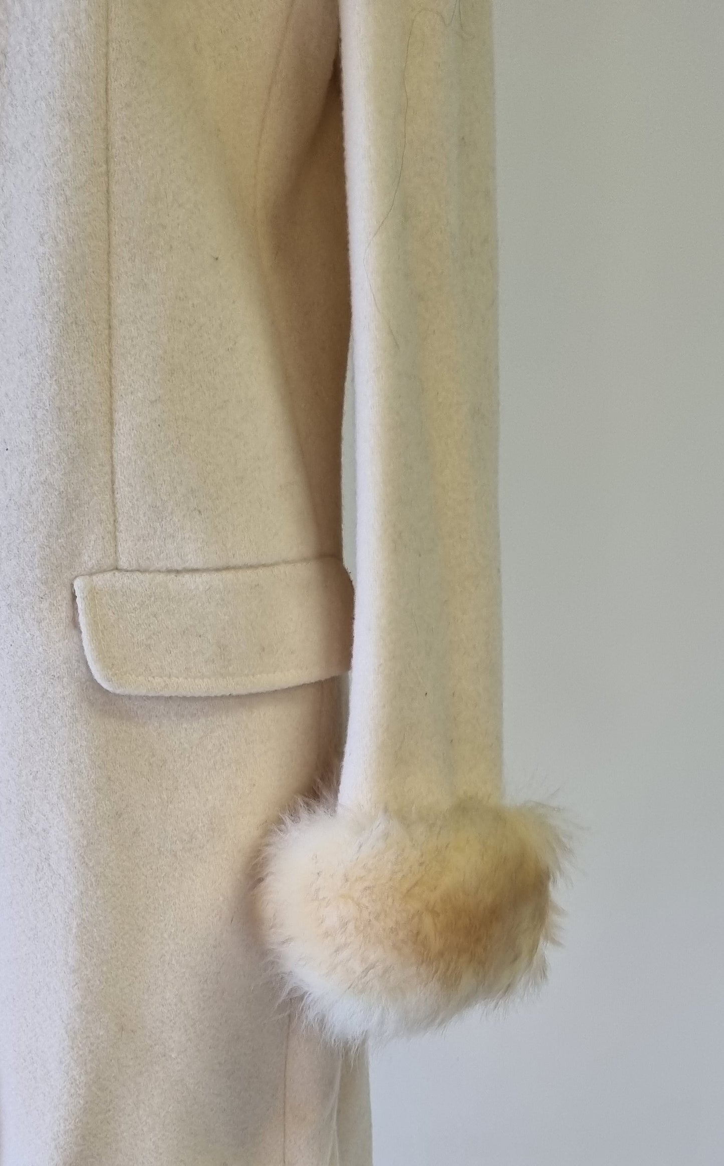 No Brand - Pure wool cream winter coat with faux fur