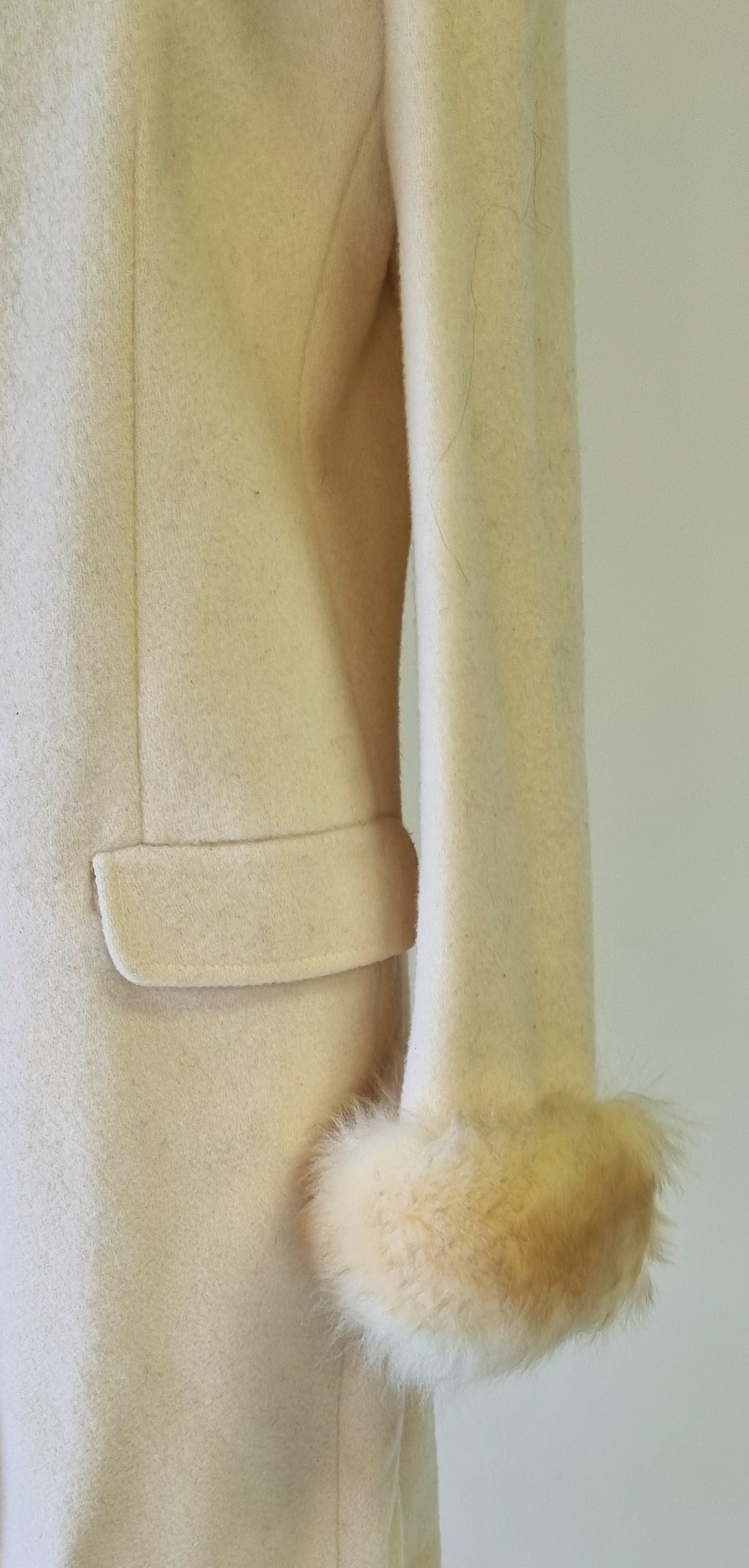 No Brand - Pure wool cream winter coat with faux fur