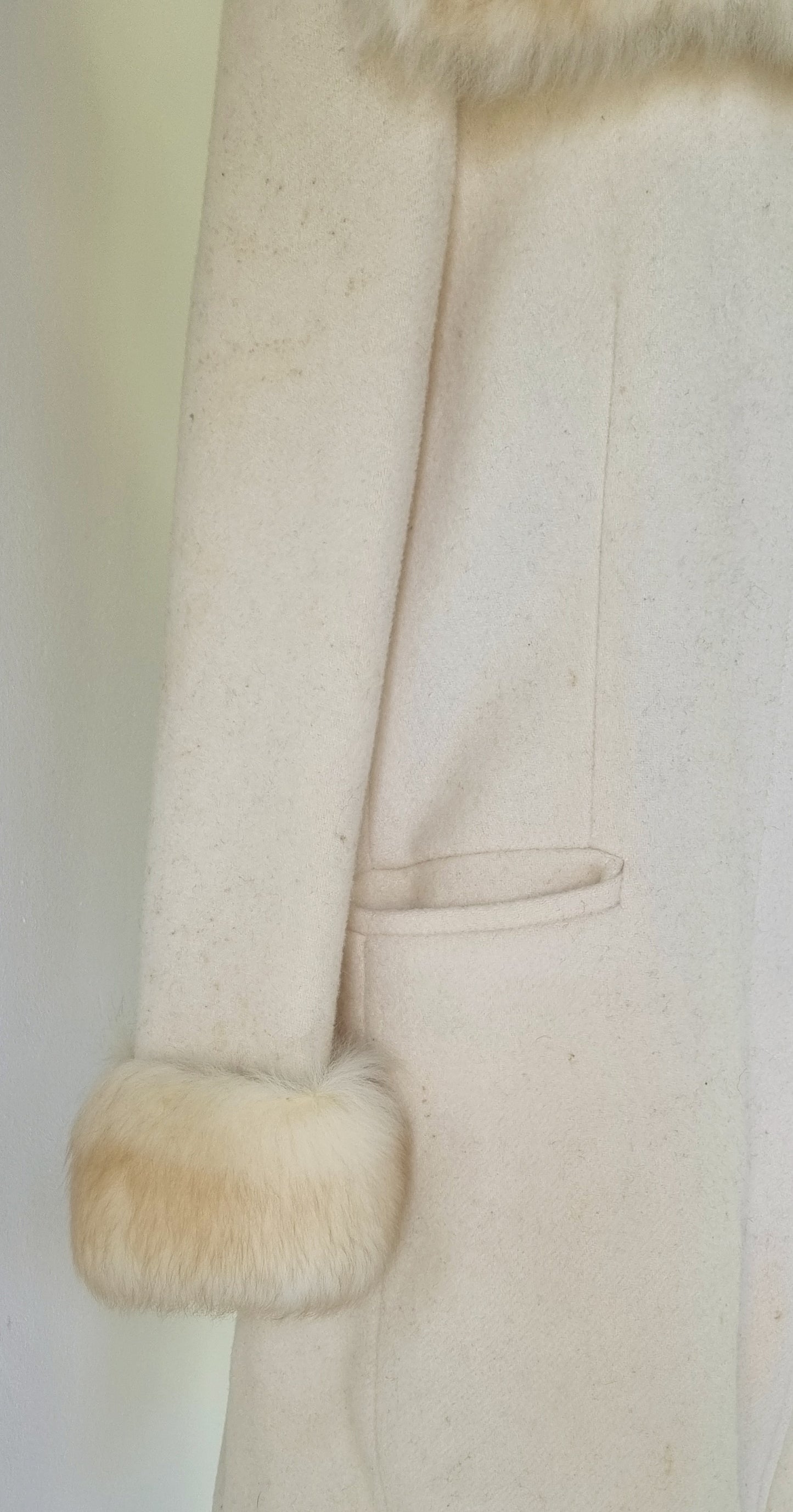 No Brand - Pure wool cream winter coat with faux fur