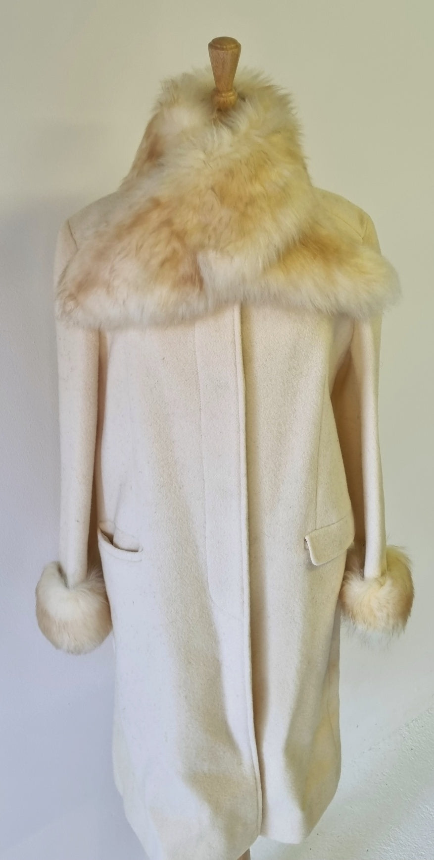 No Brand - Pure wool cream winter coat with faux fur