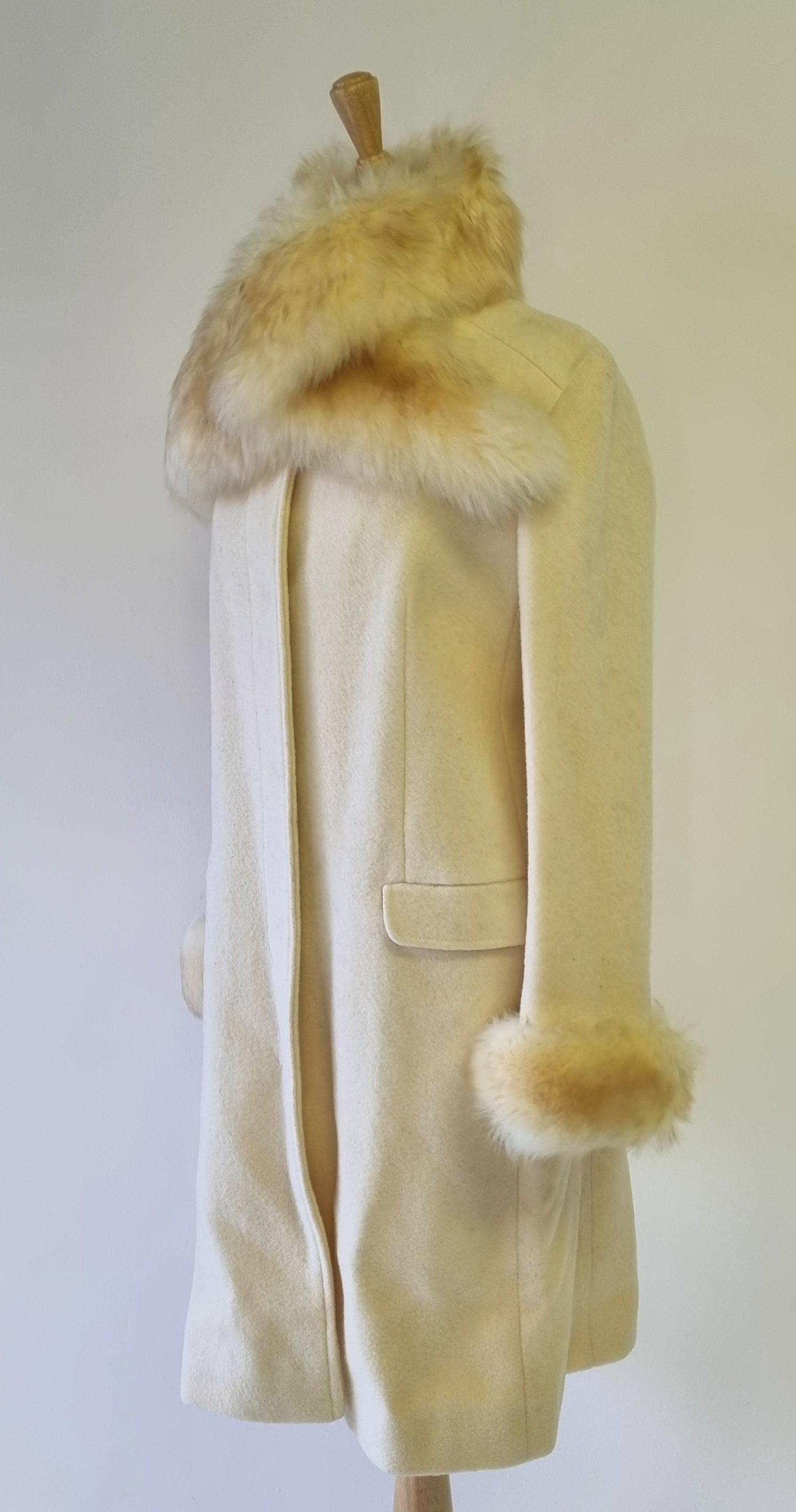 No Brand - Pure wool cream winter coat with faux fur