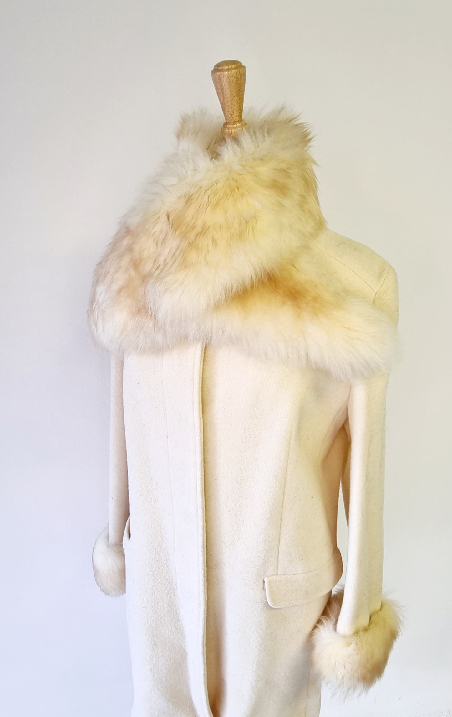 No Brand - Pure wool cream winter coat with faux fur