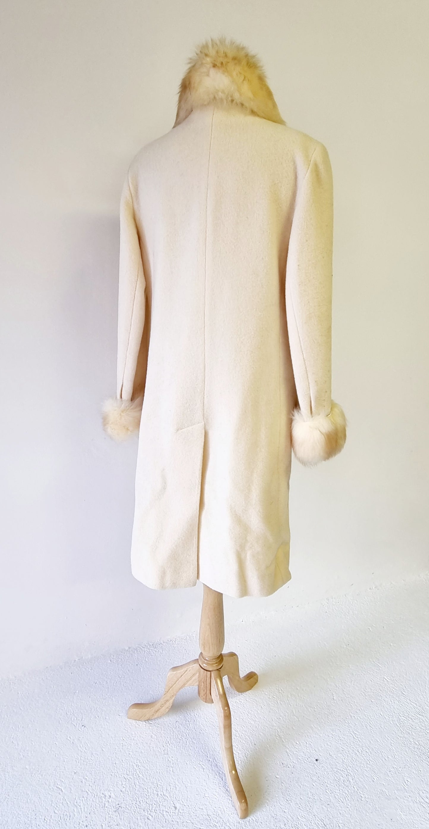 No Brand - Pure wool cream winter coat with faux fur