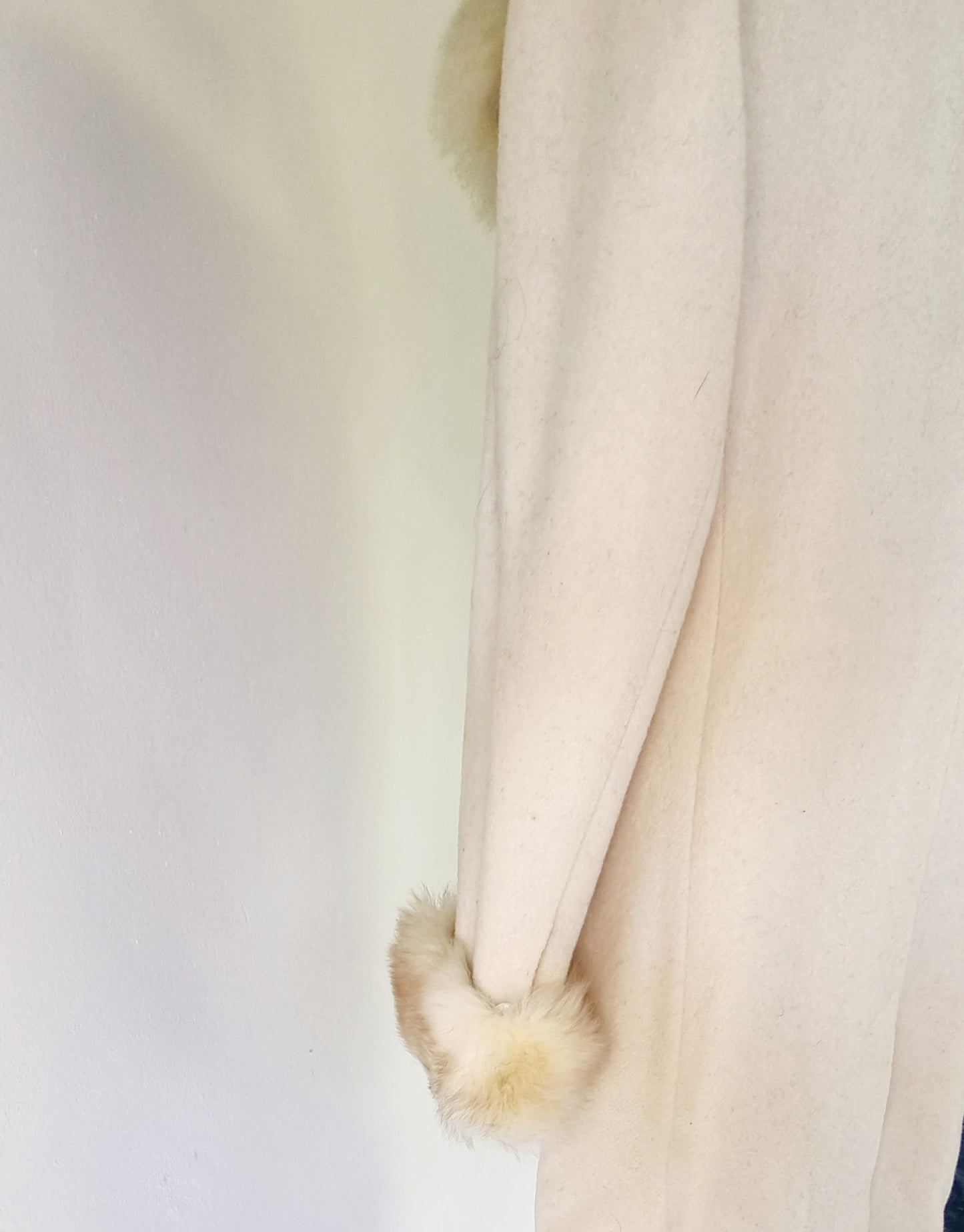 No Brand - Pure wool cream winter coat with faux fur