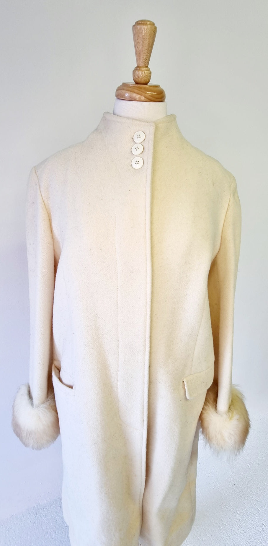 No Brand - Pure wool cream winter coat with faux fur