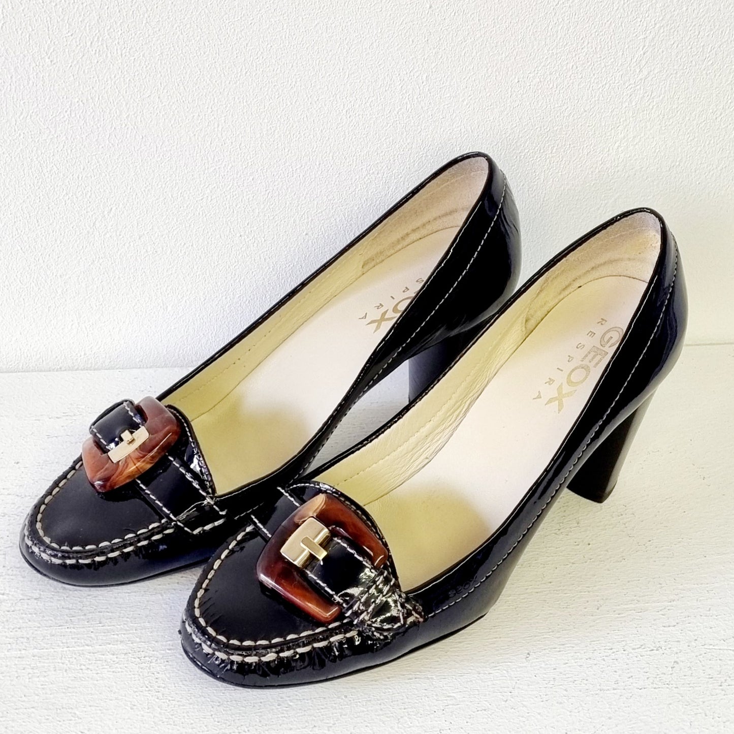 GEOX Respira - Black Heeled Leather Closed-toe Vintage Pumps