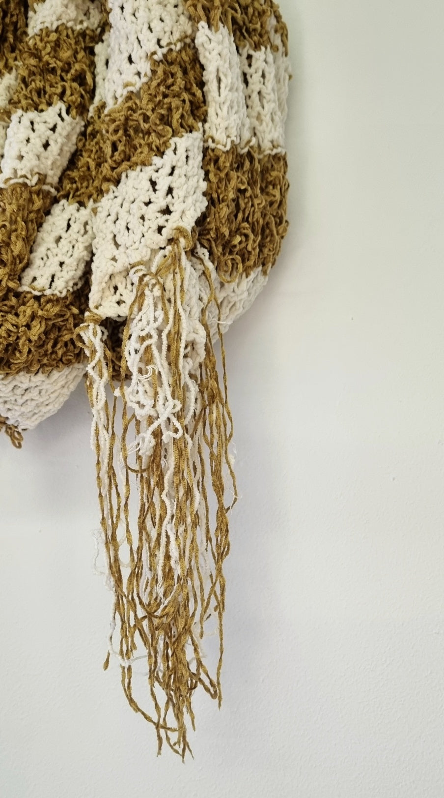 No Brand - Camel & Off White Woven Tasseled Winter Scarf