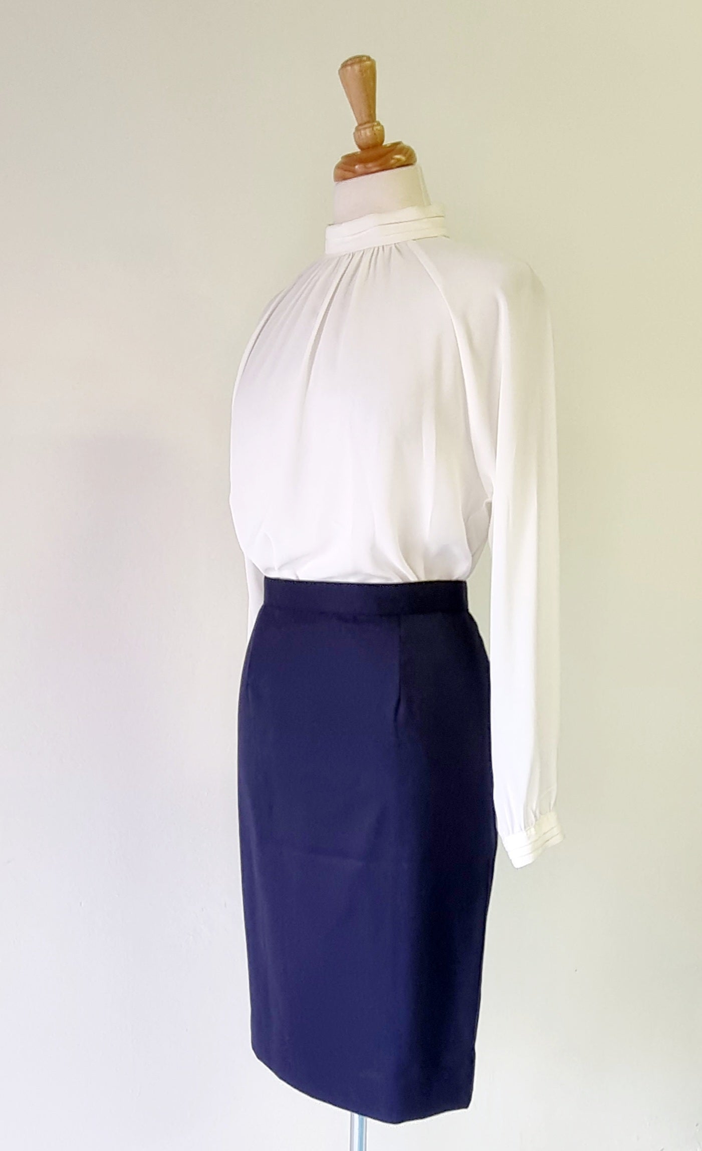 No Brand - Tailor made navy blue knee length lined pencil skirt