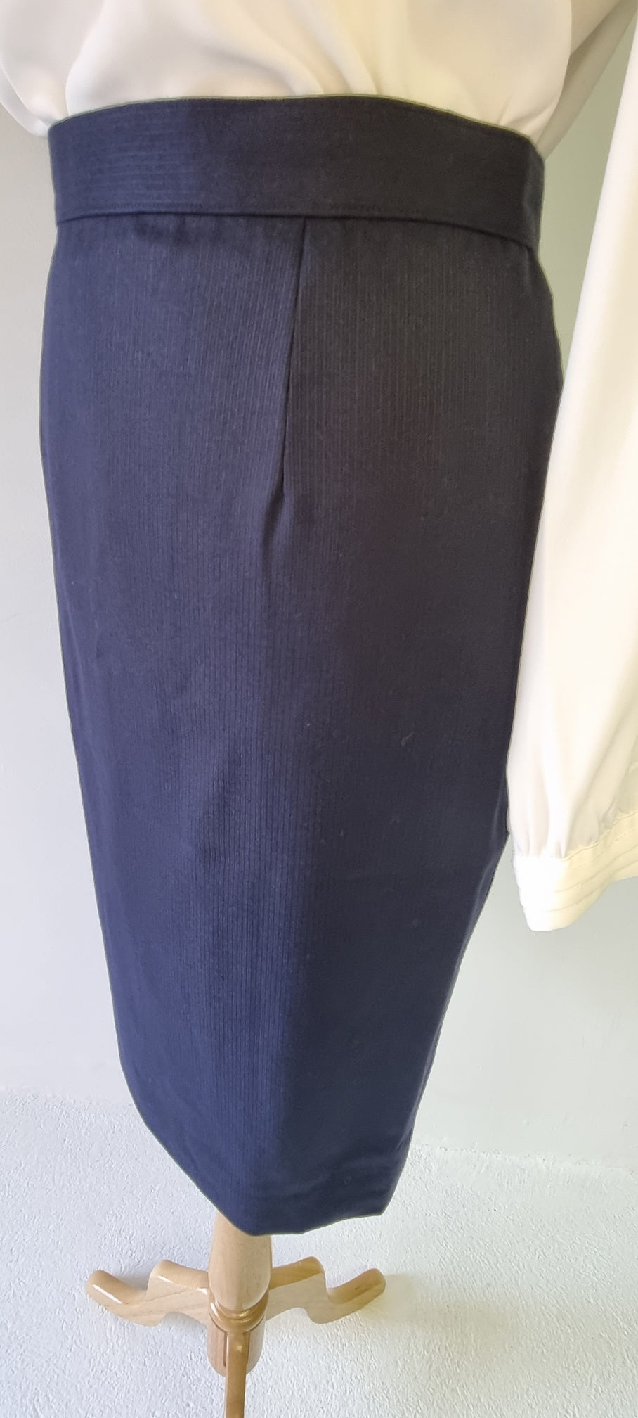 No Brand - Tailor made navy blue knee length lined pencil skirt