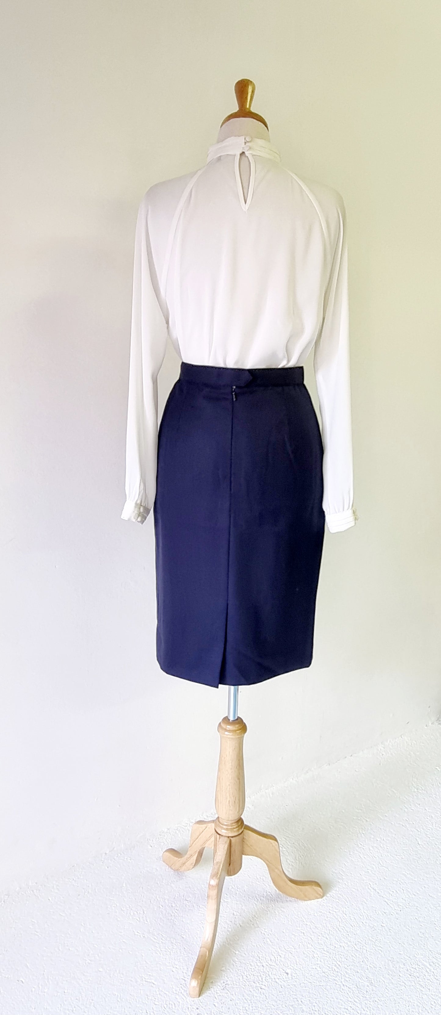 No Brand - Tailor made navy blue knee length lined pencil skirt