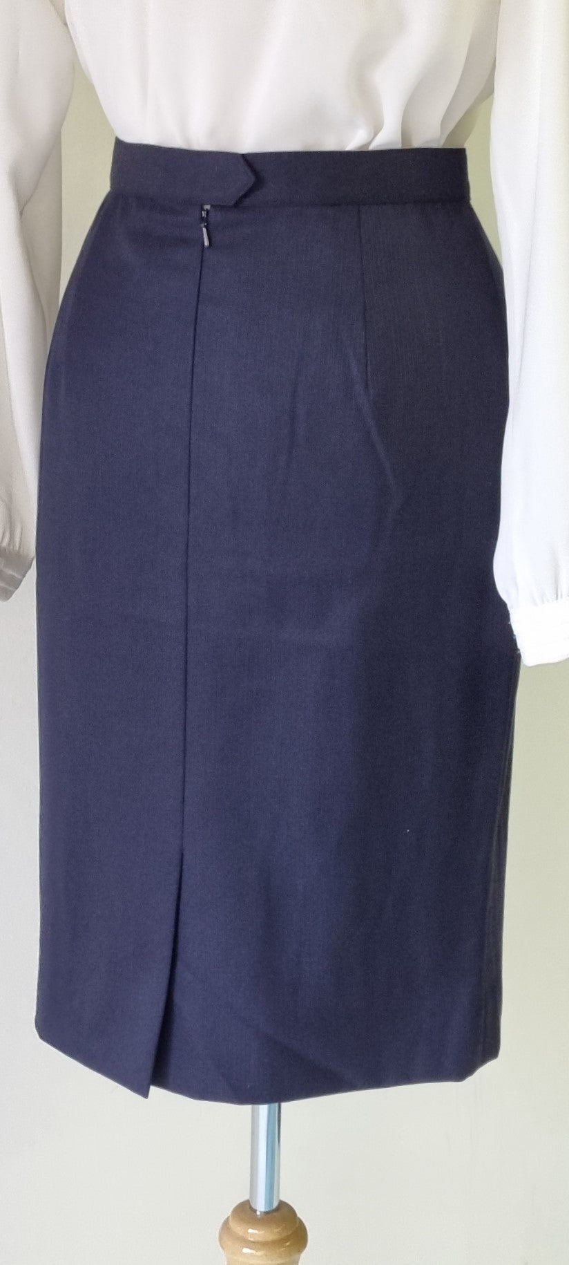 No Brand - Tailor made navy blue knee length lined pencil skirt