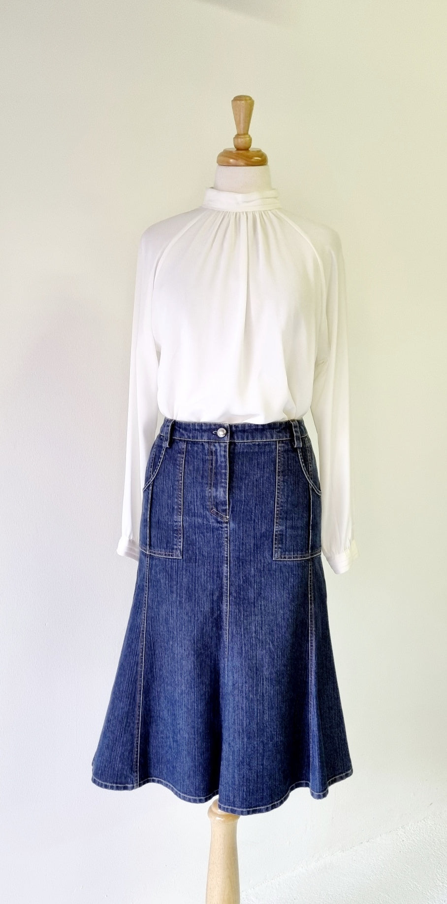 Sarry SA - Classic fit and flare knee length denim skirt