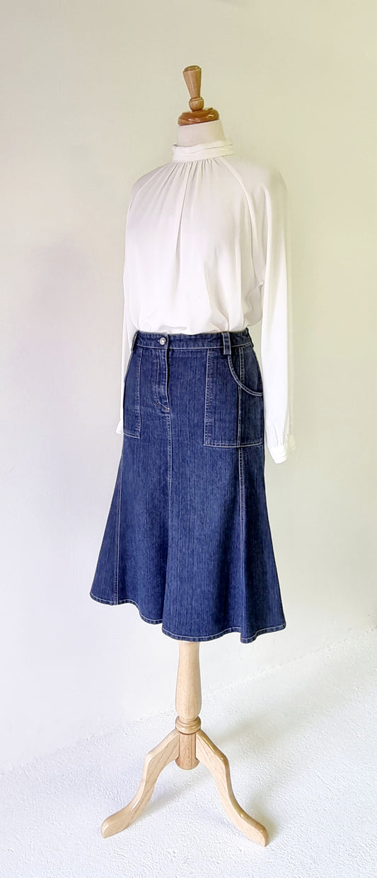 Sarry SA - Classic fit and flare knee length denim skirt