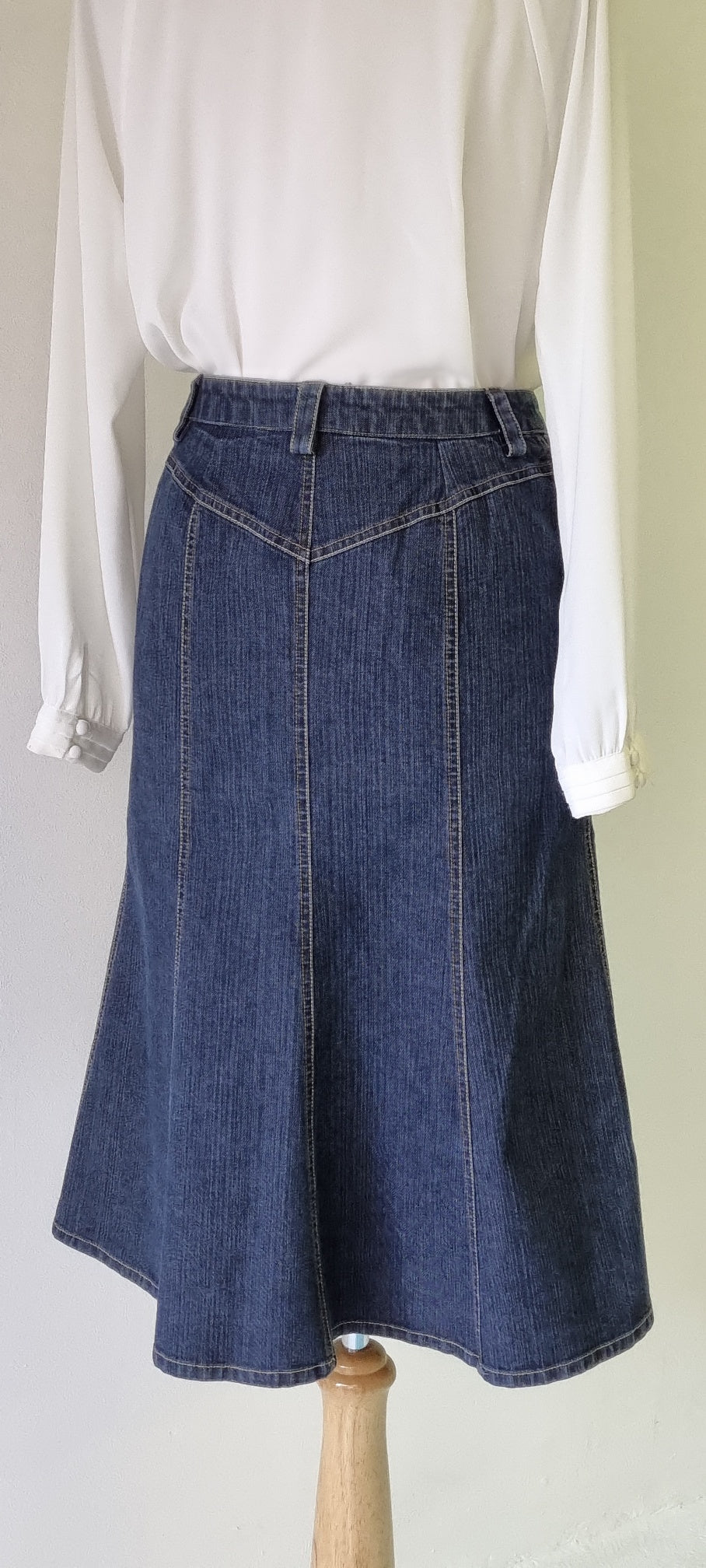 Sarry SA - Classic fit and flare knee length denim skirt
