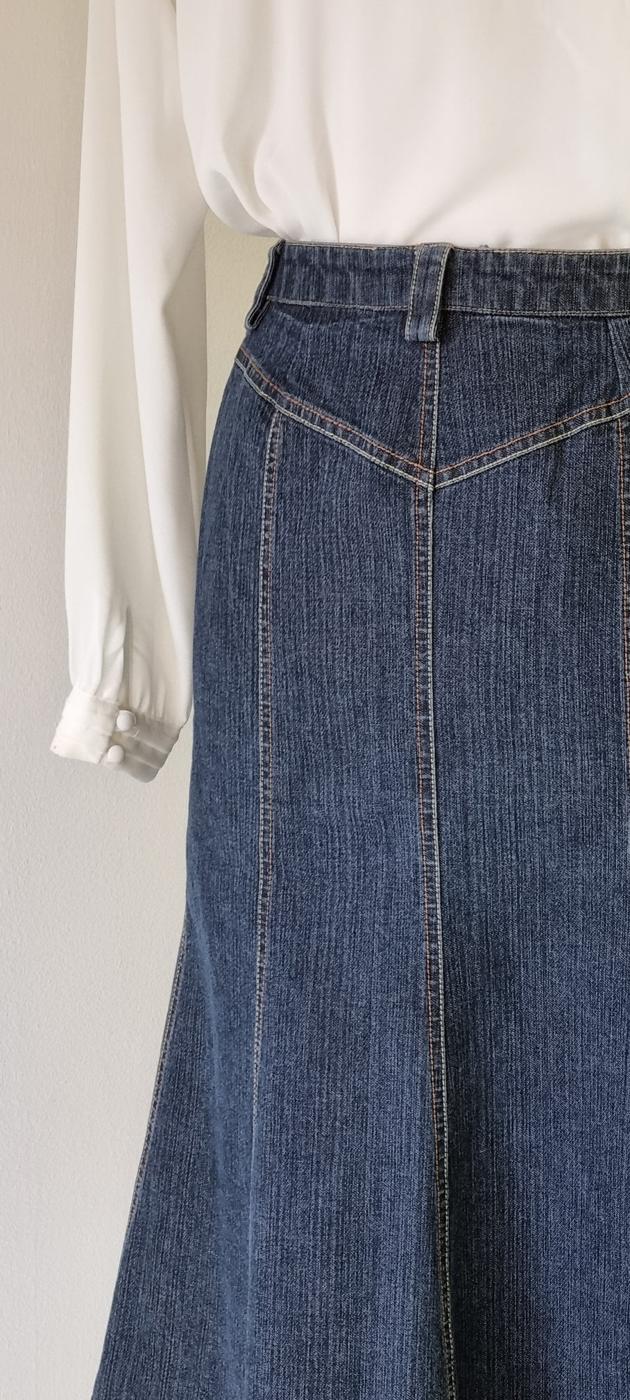 Sarry SA - Classic fit and flare knee length denim skirt