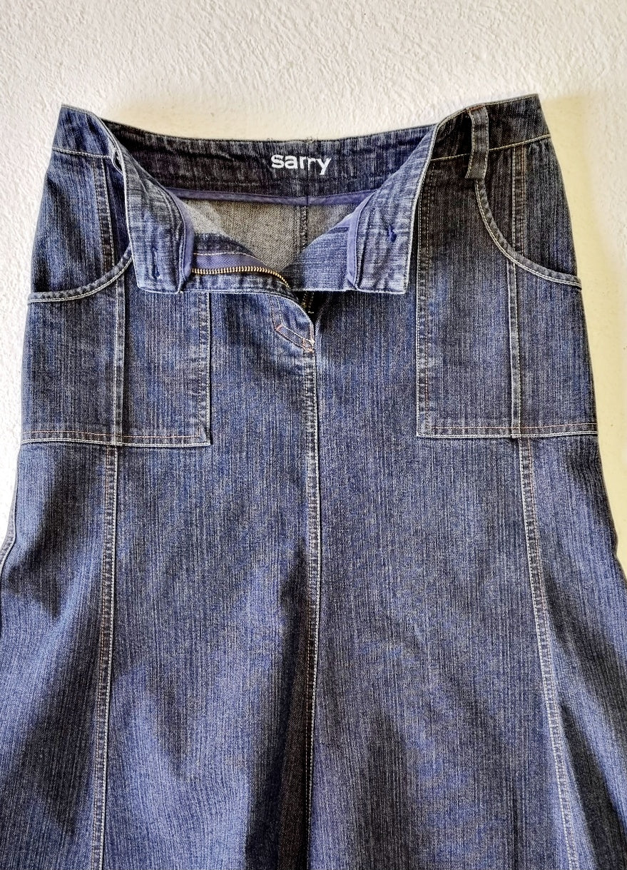 Sarry SA - Classic fit and flare knee length denim skirt