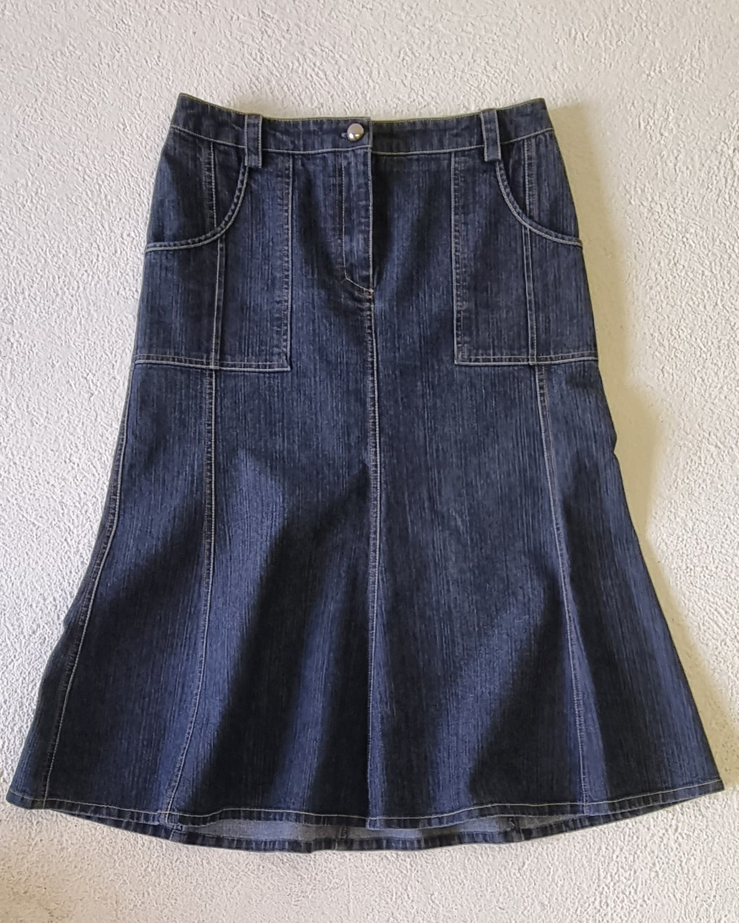 Sarry SA - Classic fit and flare knee length denim skirt