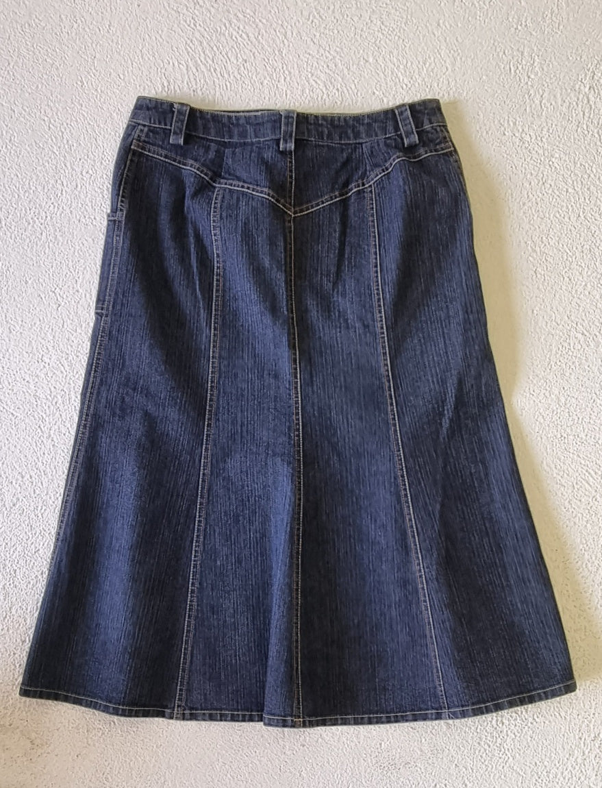 Sarry SA - Classic fit and flare knee length denim skirt