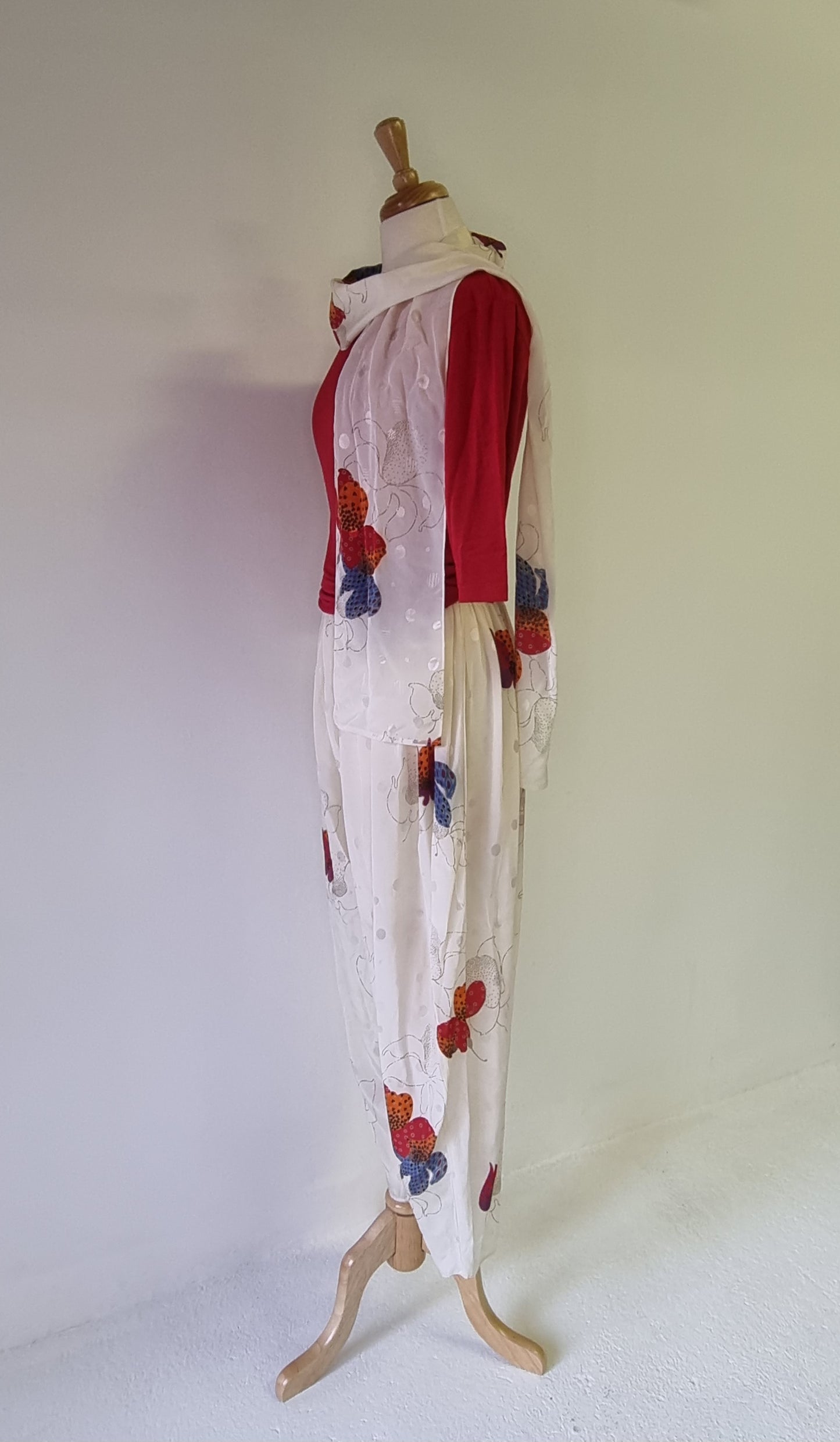 Eric Laage - Beige & Red flower patterned 4-Piece Harem Pants Set