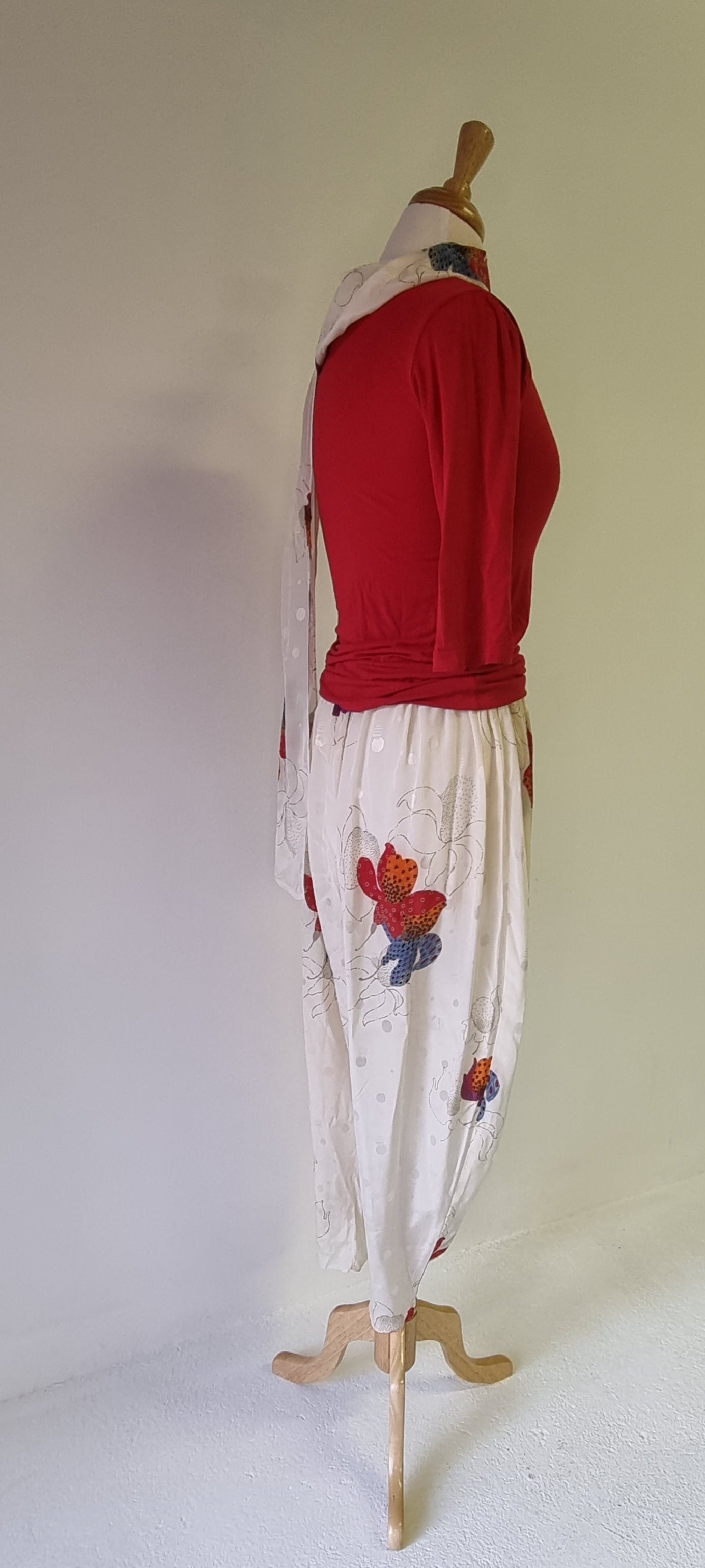 Eric Laage - Beige & Red flower patterned 4-Piece Harem Pants Set