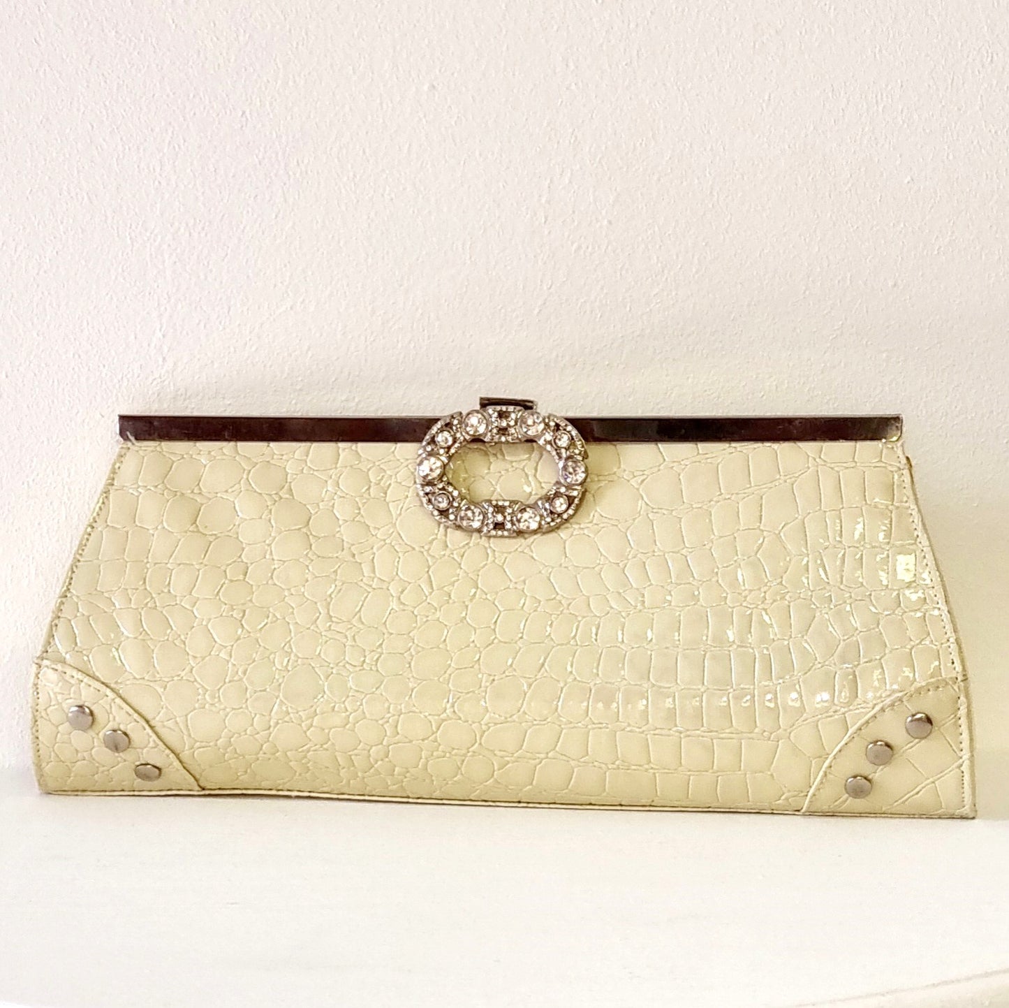Vintage Beige Croc-Embossed Pleather Clutch Bag/Purse