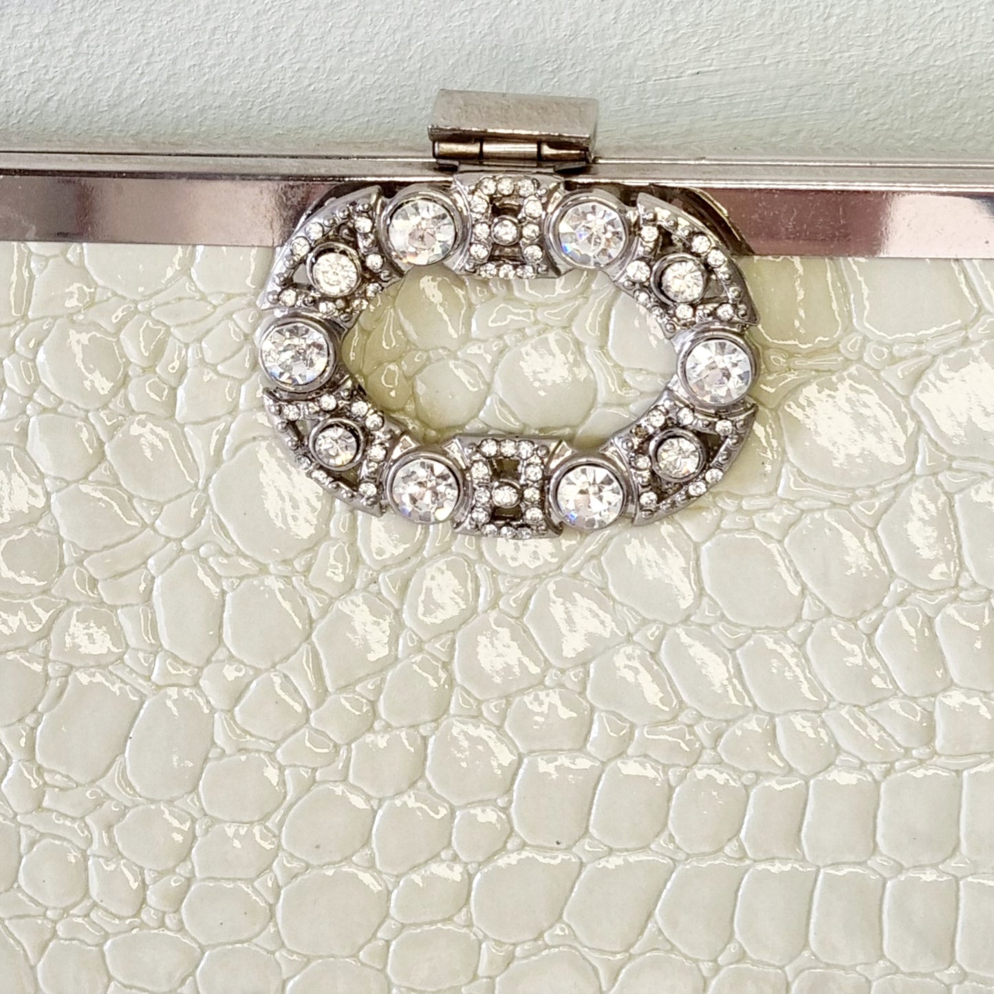 Vintage Beige Croc-Embossed Pleather Clutch Bag/Purse