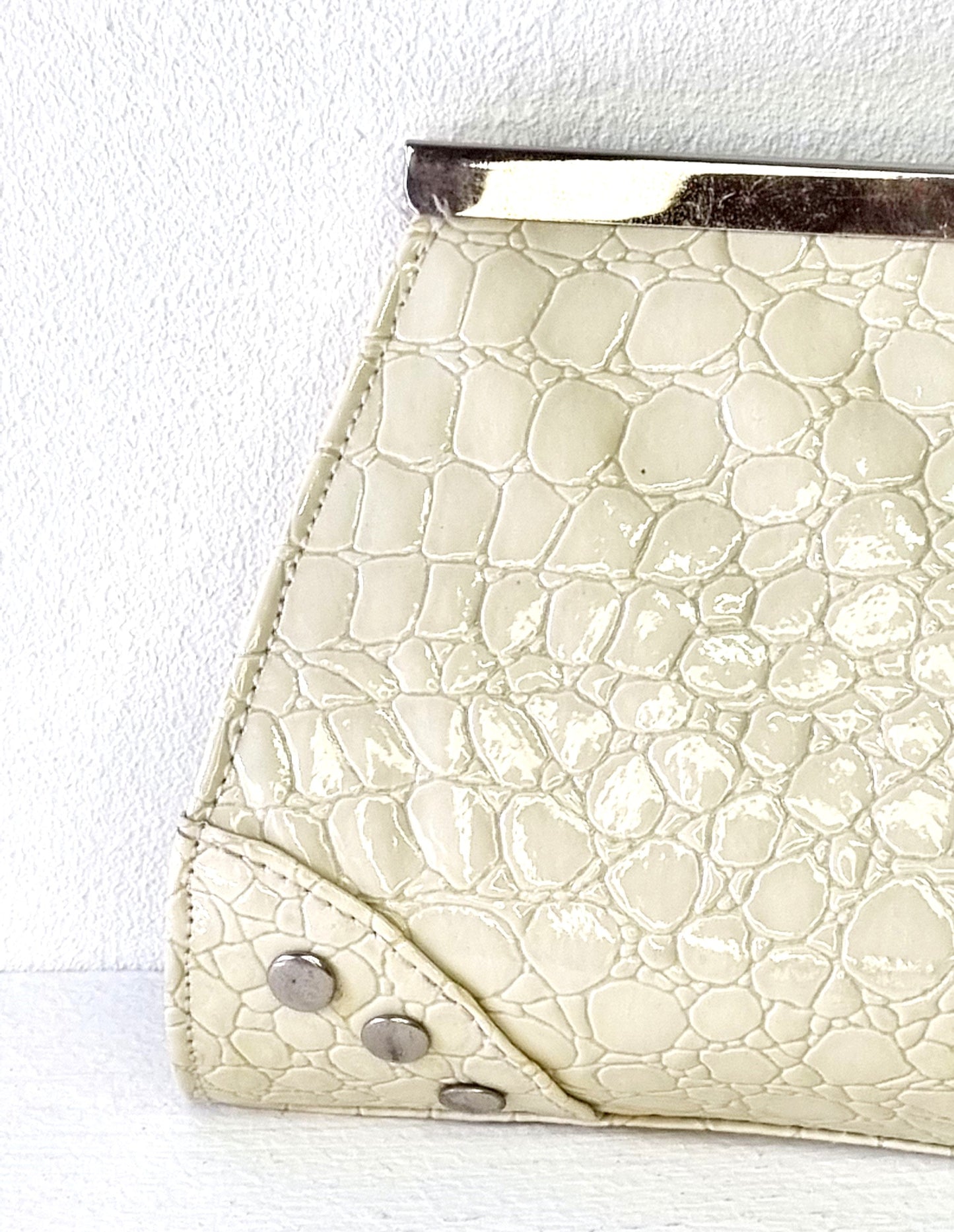Vintage Beige Croc-Embossed Pleather Clutch Bag/Purse