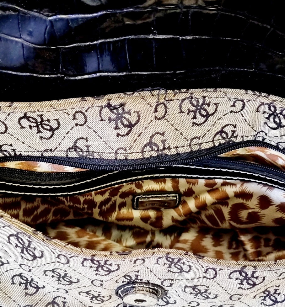 Guess - Stylish Vintage Black Guess Shoulder Bag