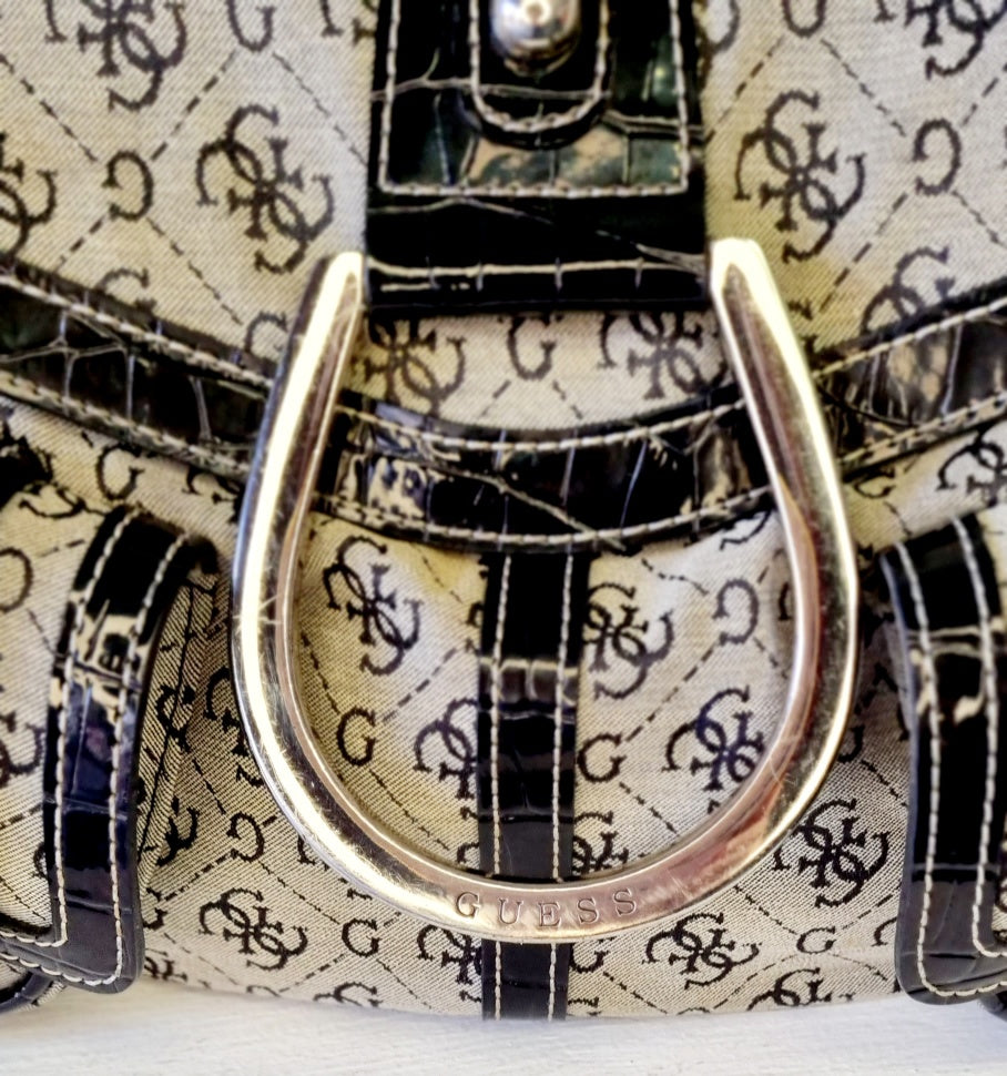 Guess - Stylish Vintage Black Guess Shoulder Bag