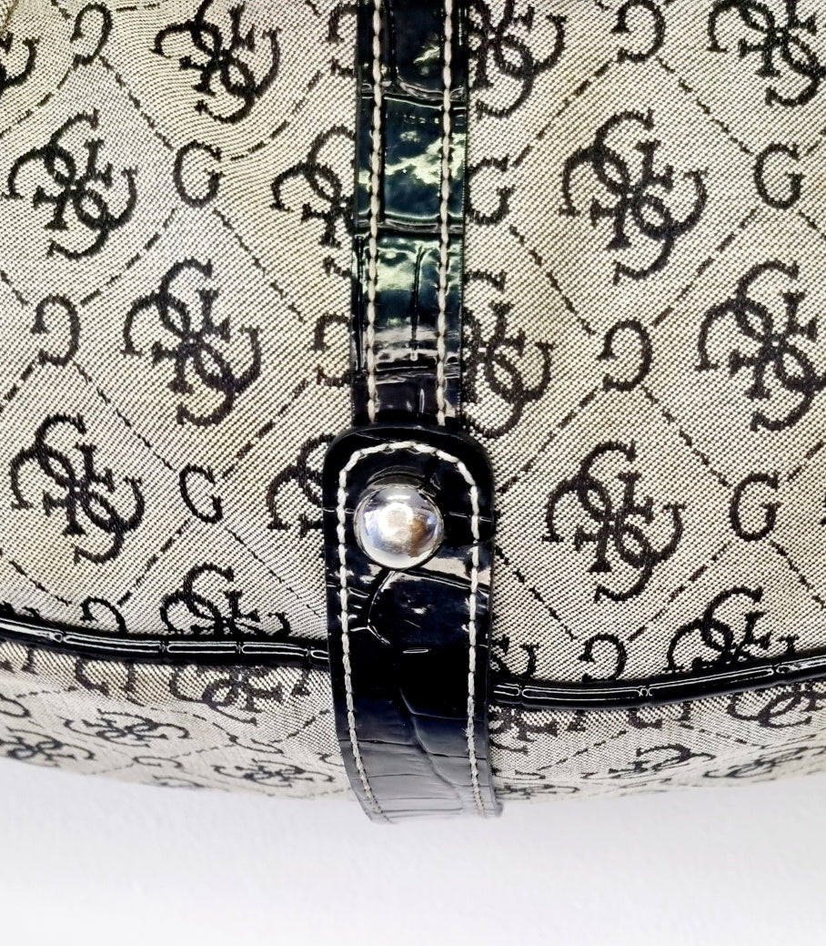 Guess - Stylish Vintage Black Guess Shoulder Bag