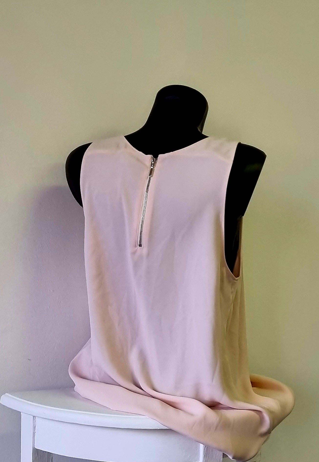 Forever New - Cosmetic Nude Sleeveless Beth Curved Hem Blouse