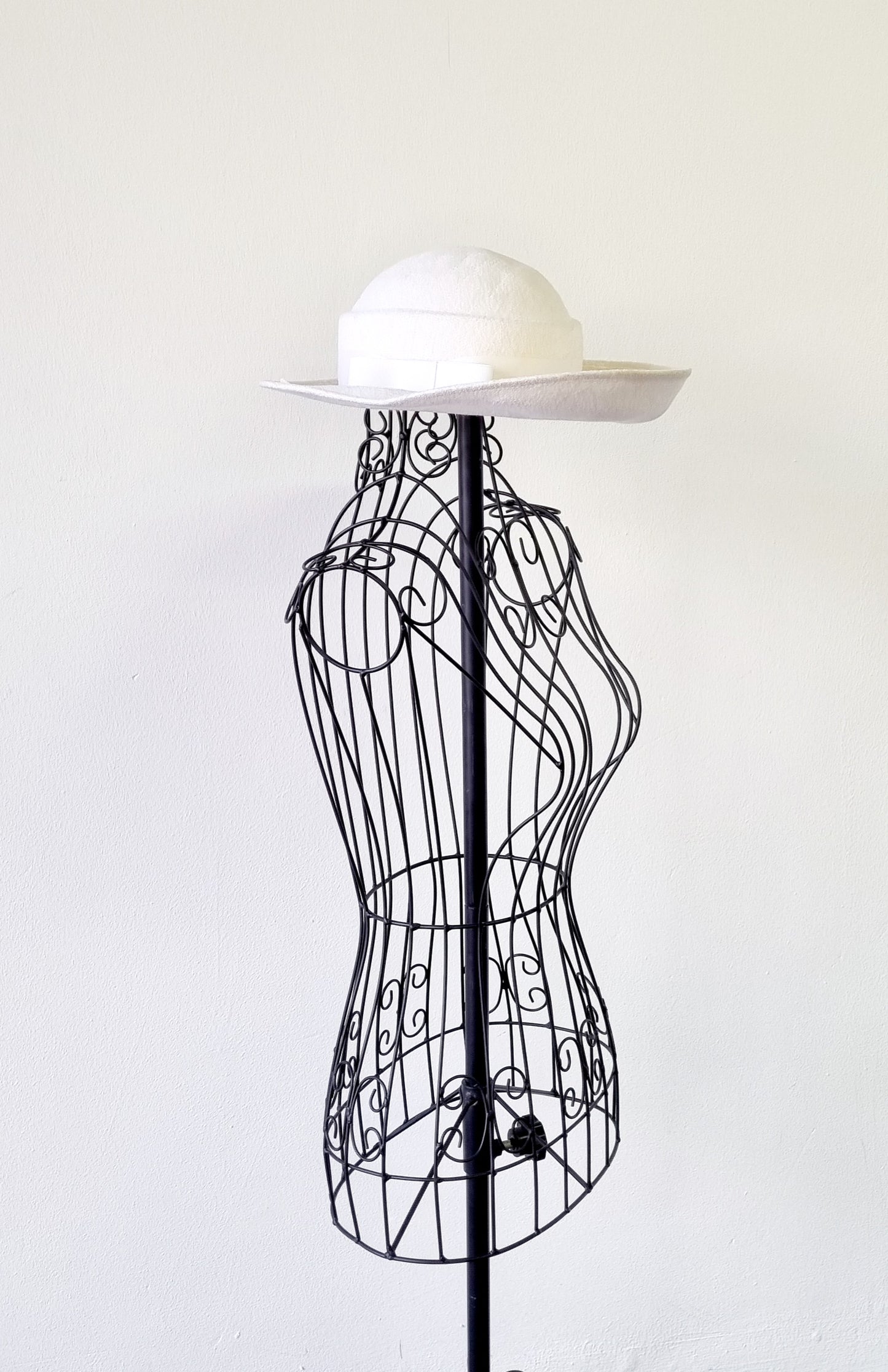 Vintage Ivory Kettle Brim Sun Hat