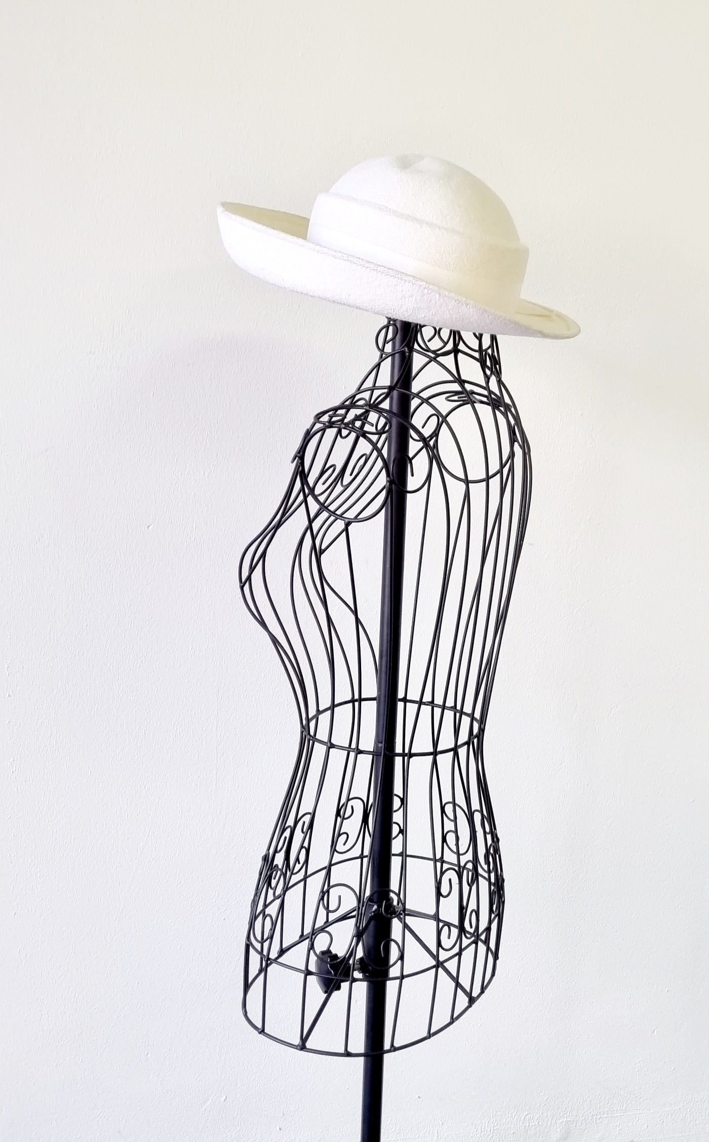 Vintage Ivory Kettle Brim Sun Hat