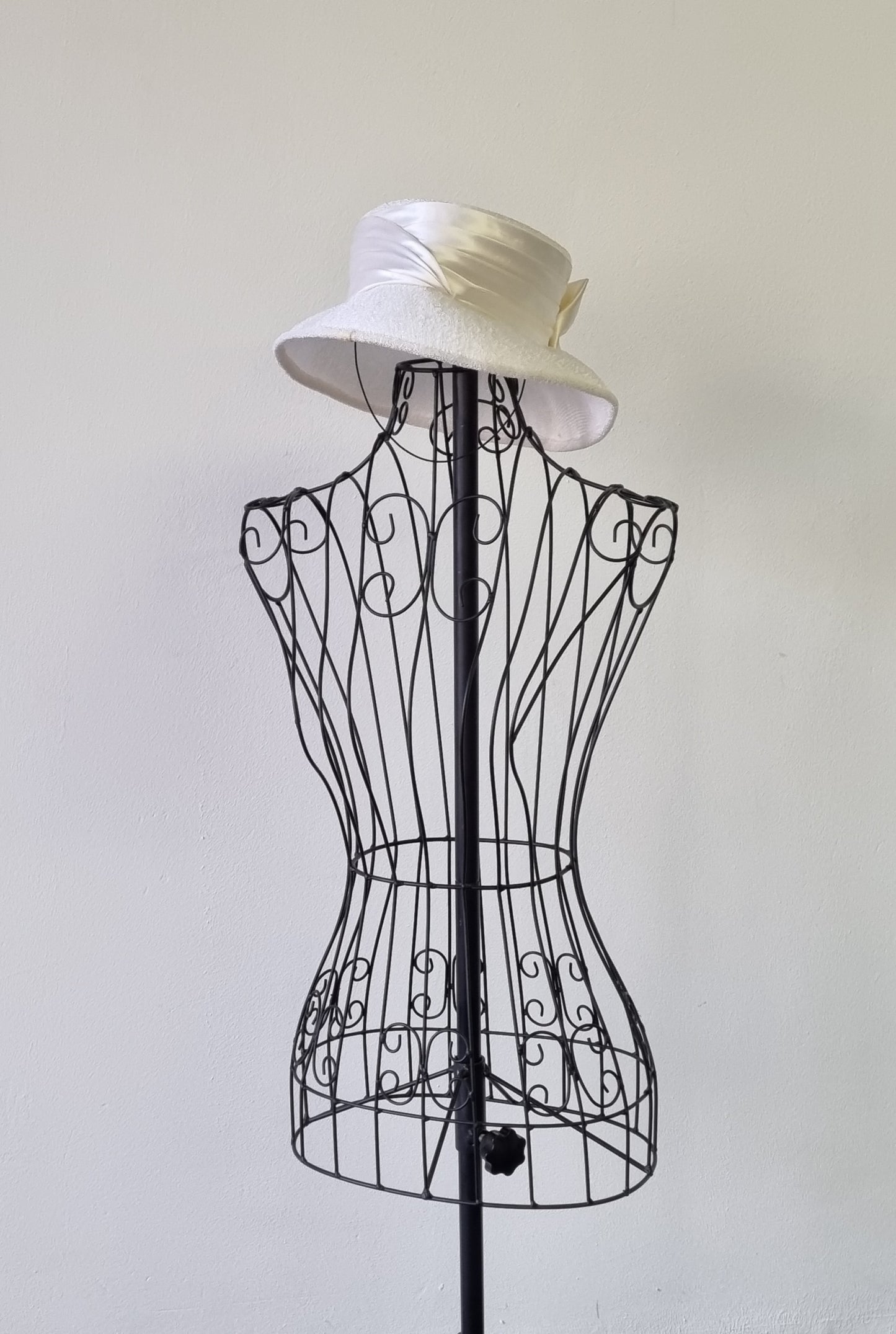 Vintage Ivory Cloche Hat