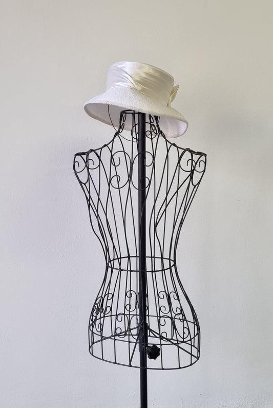 Vintage Ivory Cloche Hat