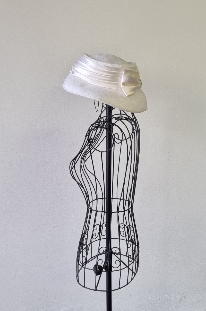 Vintage Ivory Cloche Hat