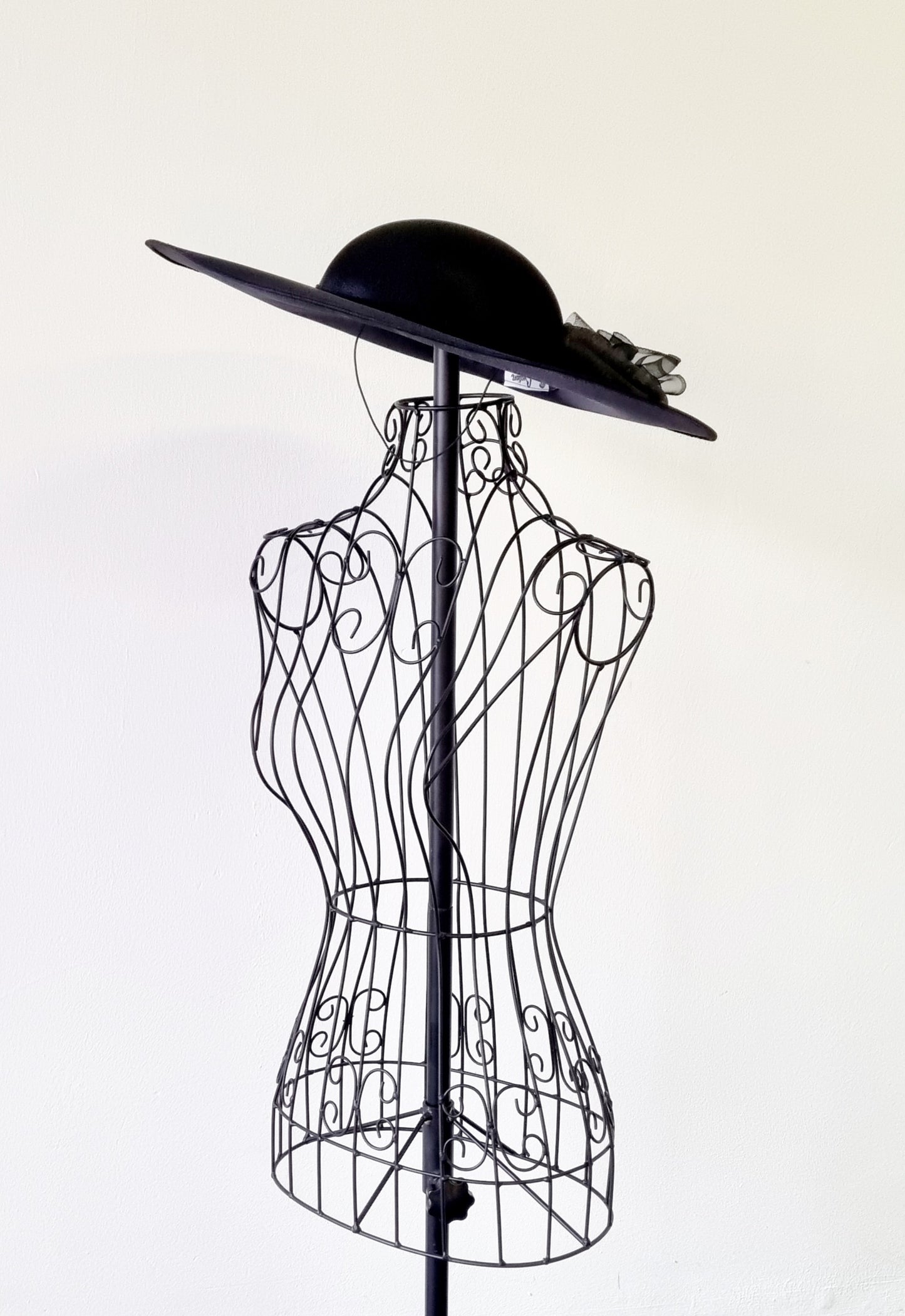 Swan Creation - Vintage Black Wide Brim Sun Hat